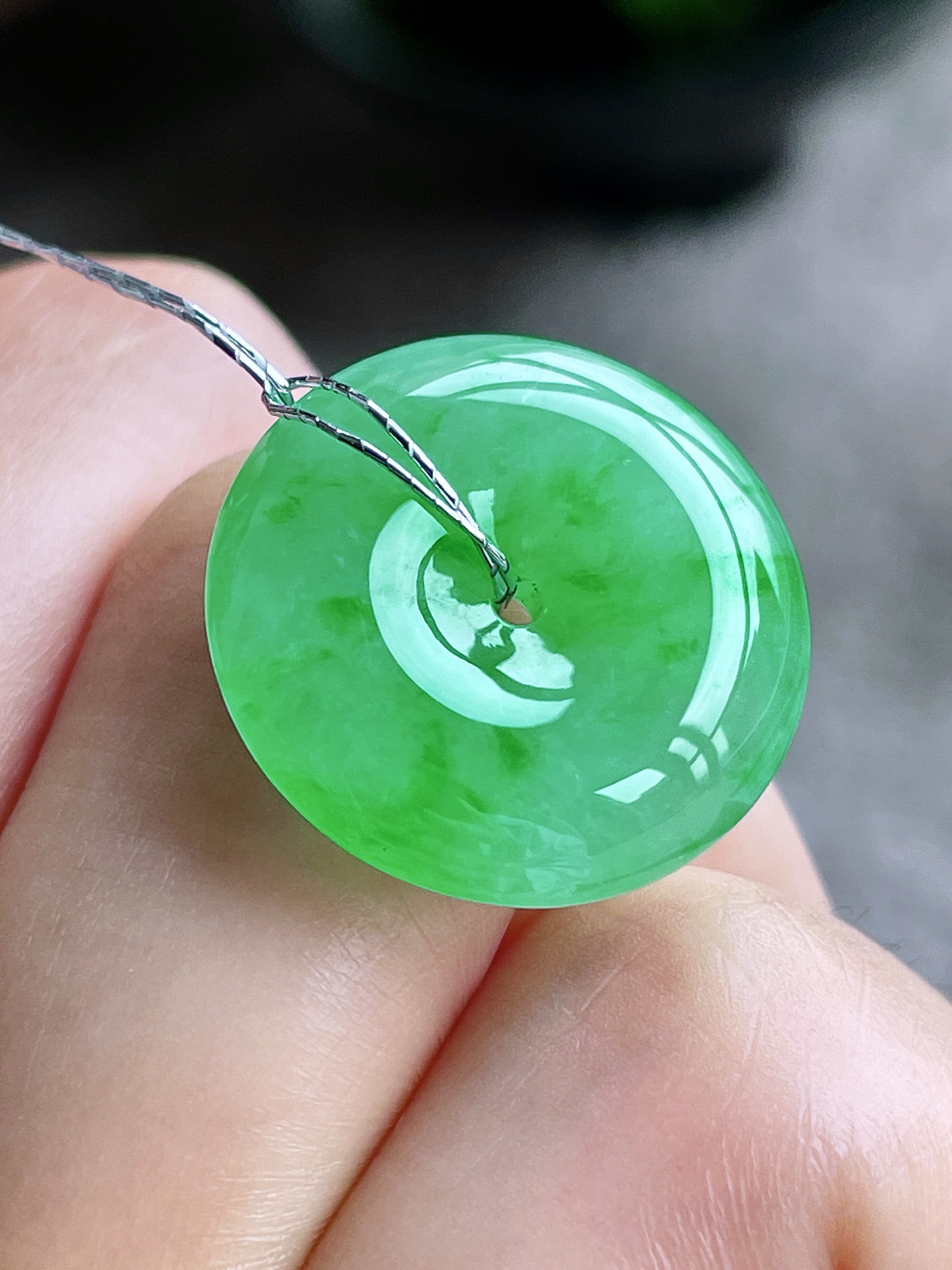 【裸石】冰阳绿平安扣吊坠
【说明】缅料 性价比高  
【尺寸】19.8-5