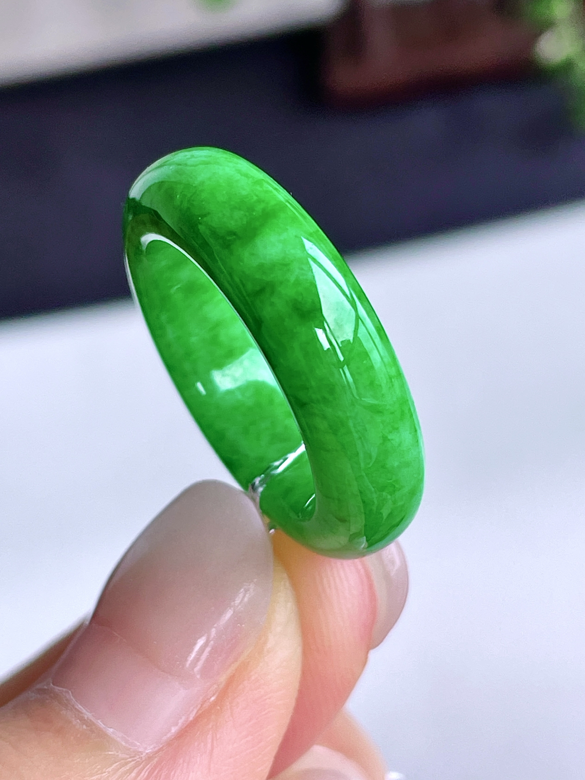 【裸石】冰阳绿戒圈指环
【说明】性价比高  
【尺寸】6.4-4.3
【圈口】16号
【