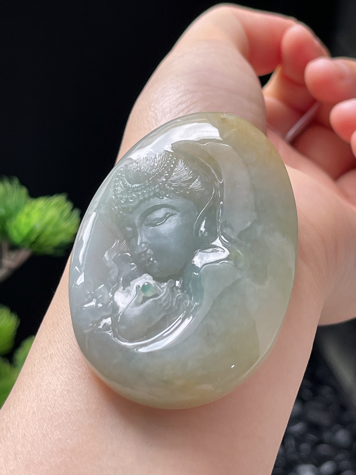 翡翠糯化种淡黄色吊坠