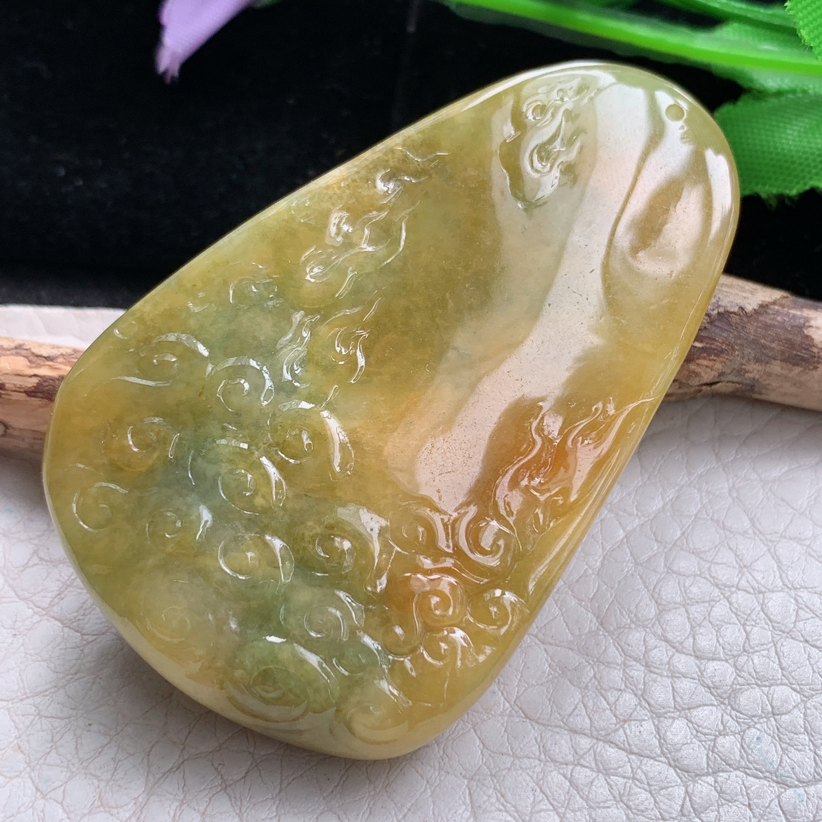 lz实拍63.9*40.8*13.9天然缅甸翡翠黄加绿黄财神 财爷玉吊坠 玉挂件