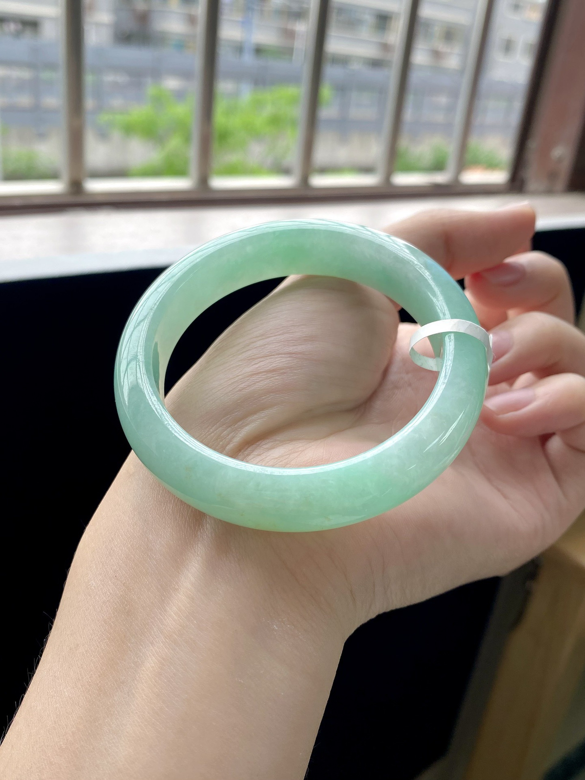 苹果绿洒金正圈成品
⭕️54.5-12.5-8.5