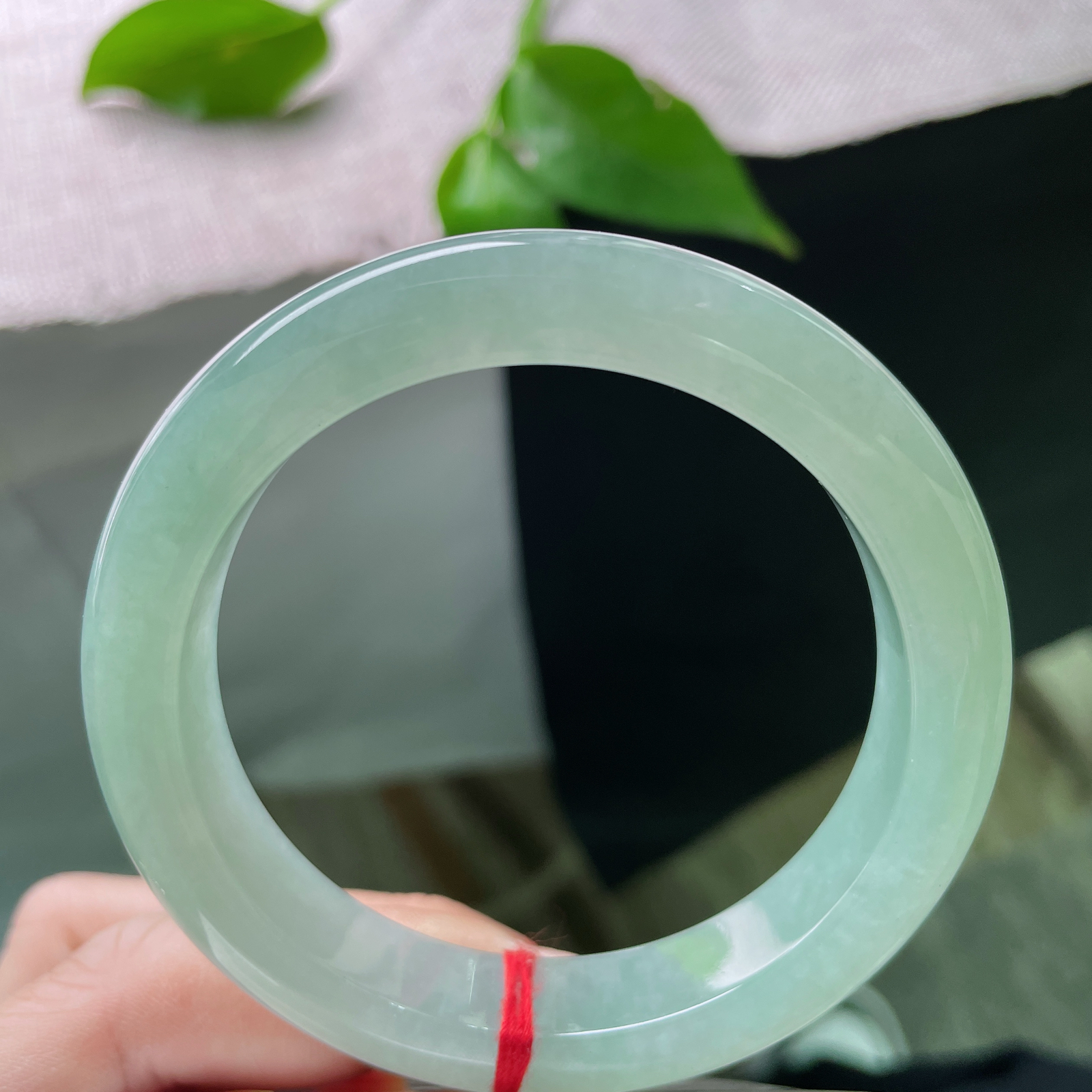 56.1/11.9/8.9，葡萄肉正圈，种老，清甜不张扬，冰润透心凉，越戴越水灵.