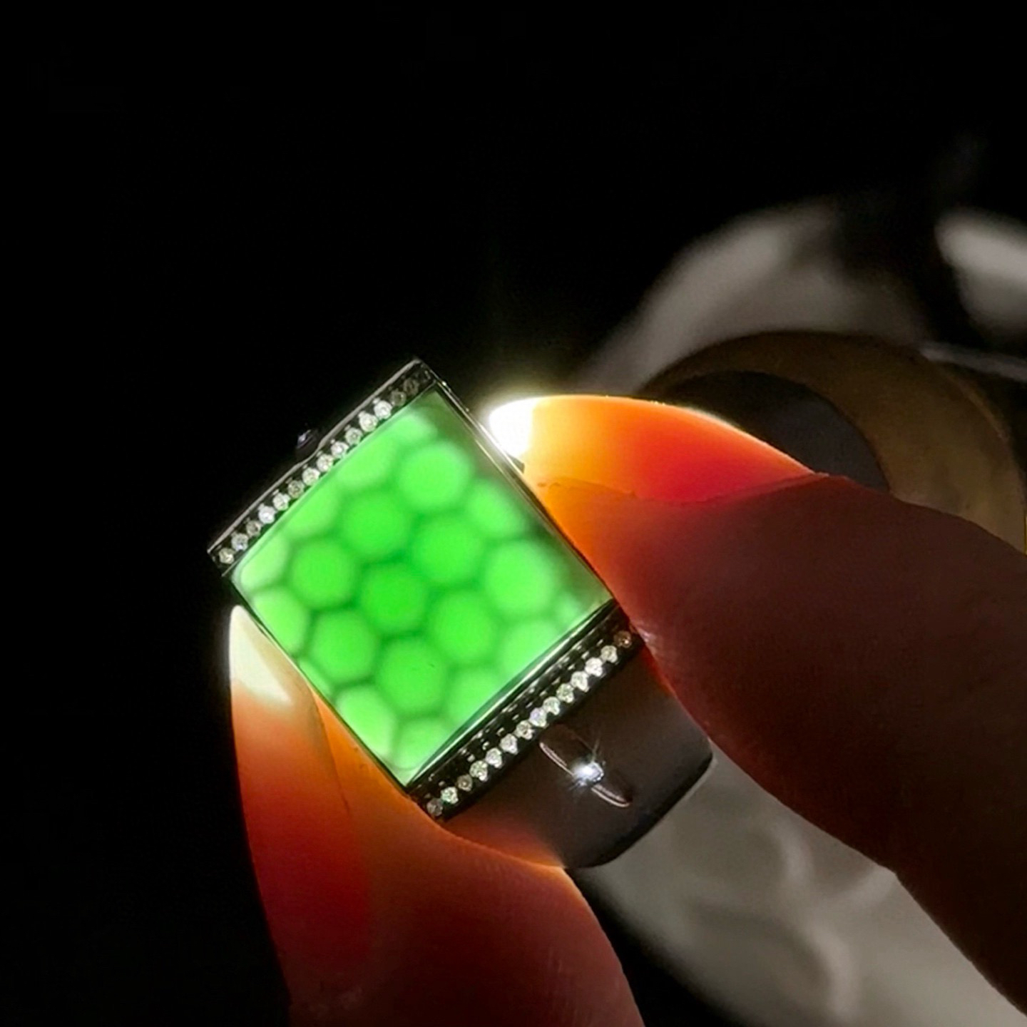 精品18k墨翠男戒 种好色正 黑度极好 打灯通透 油性十足 尺寸12.7