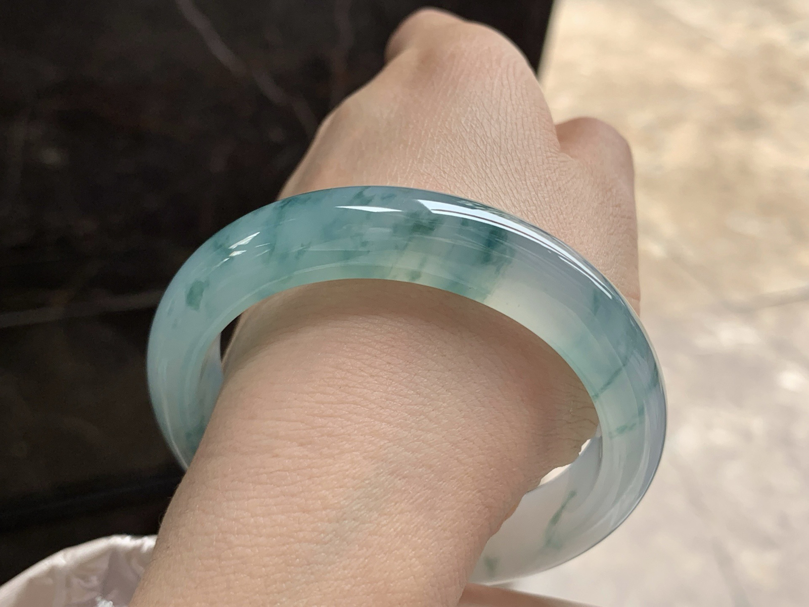 55.5-12.4-8.5

蓝花手镯^_^飘花灵韵