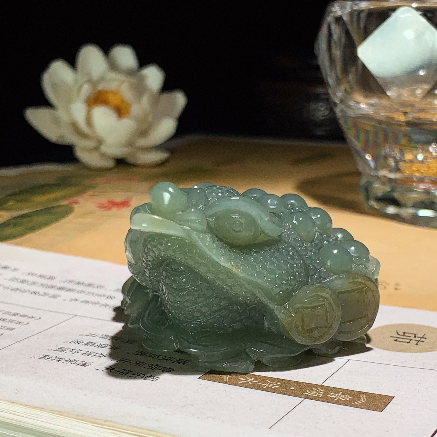 新疆和田玉且末蓝富贵缠身挂件！尺寸70/53/30重107.8克。玉质细腻油润。手推出油。佩戴高端典