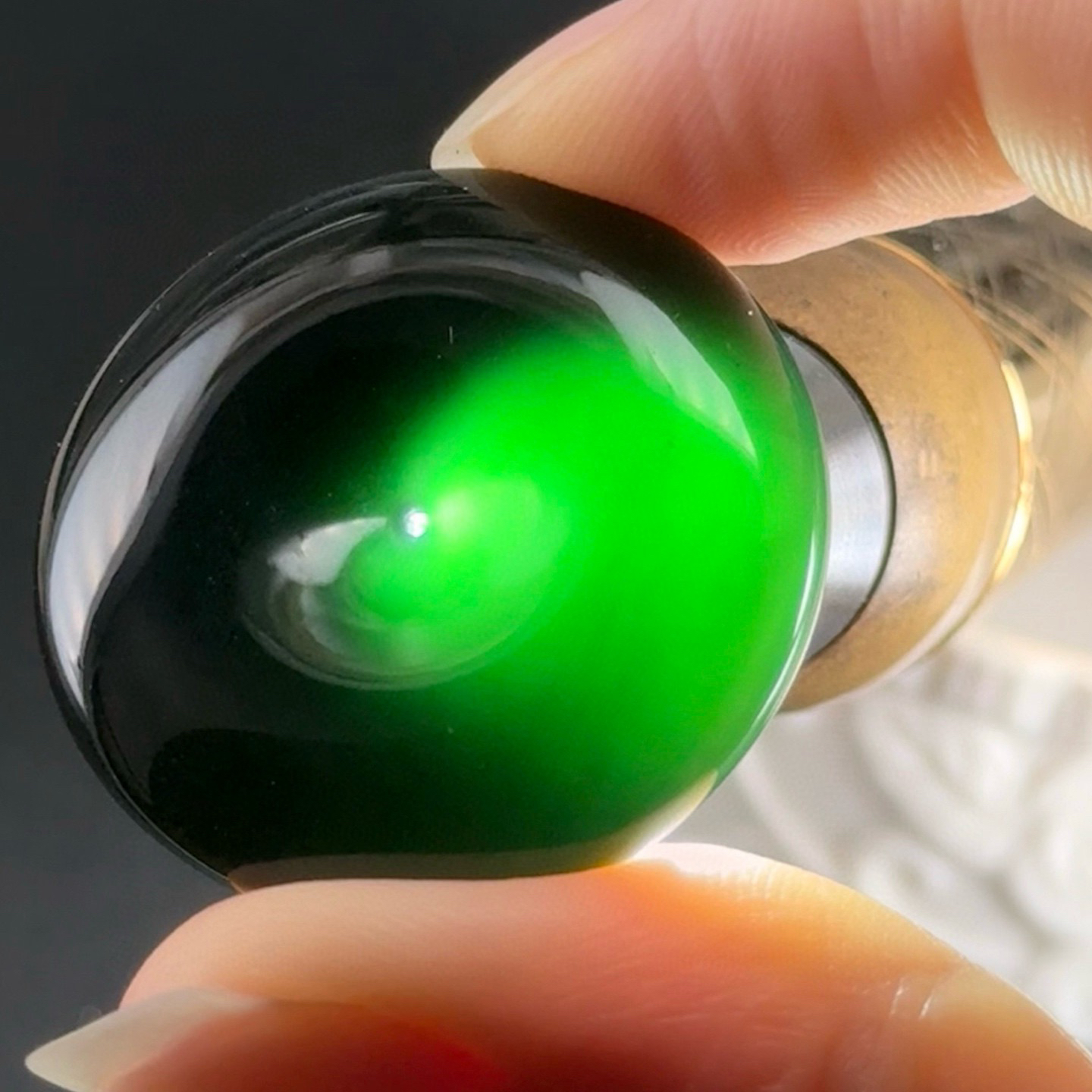 裸石平安扣 种好色正 黑度极好 打灯通透 油性十足 尺寸31.5