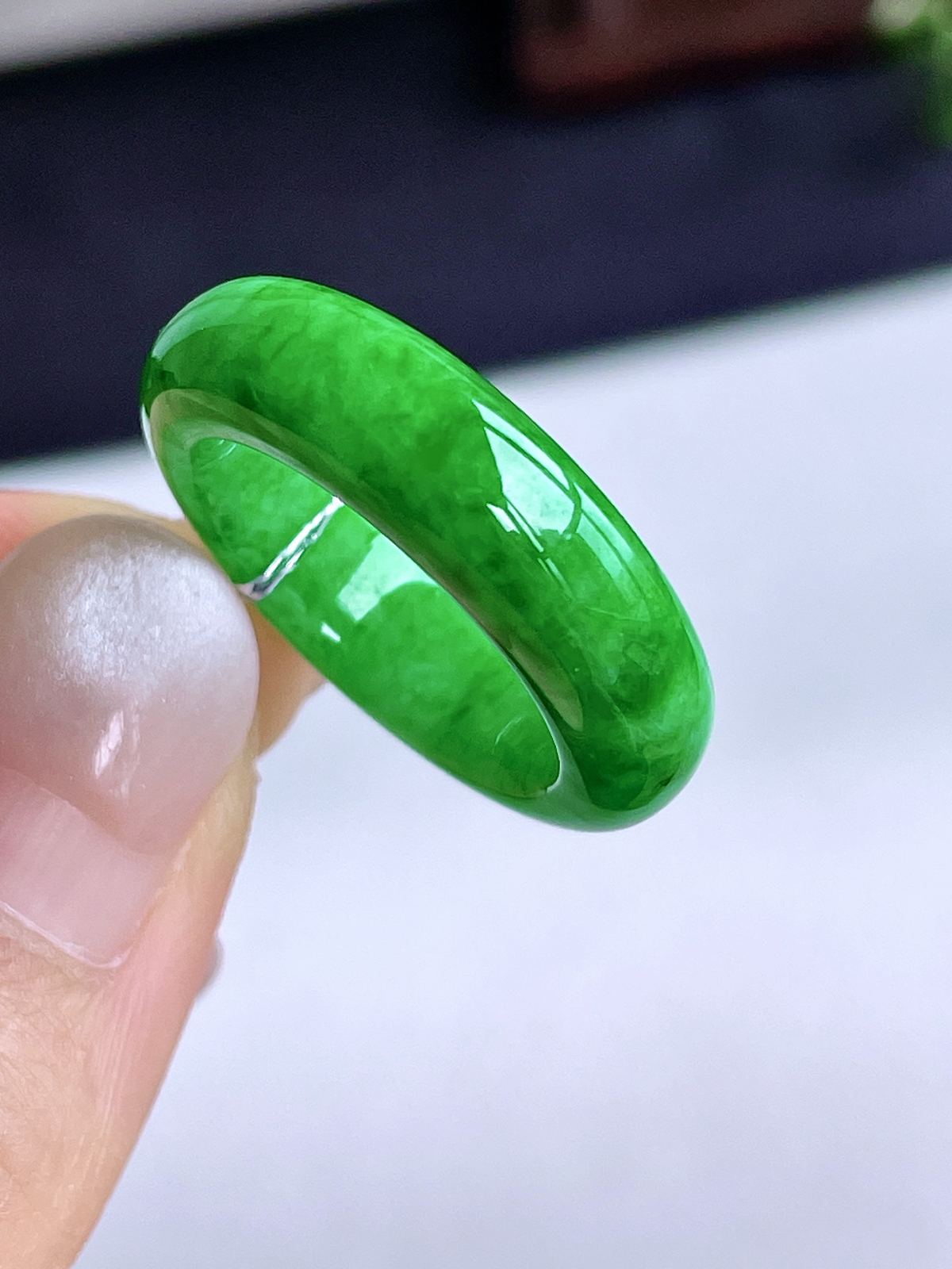 【裸石】冰阳绿戒圈指环
【说明】性价比高  
【尺寸】6.4-4.3
【圈口】16号
【