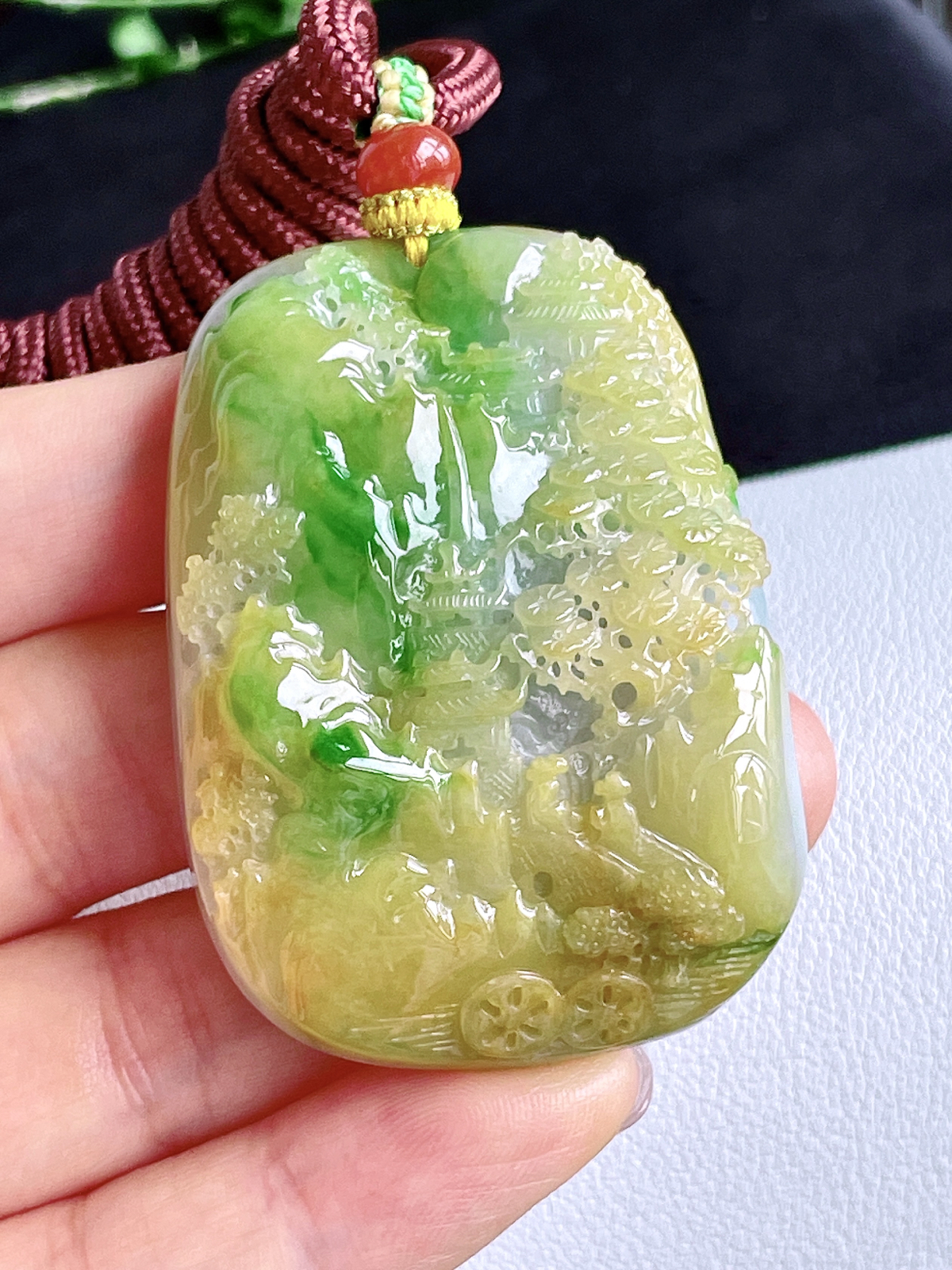 【裸石】冰黄加绿山水牌大山水牌吊坠
【说明】缅料 性价比高  
【尺寸】58-38.8-14