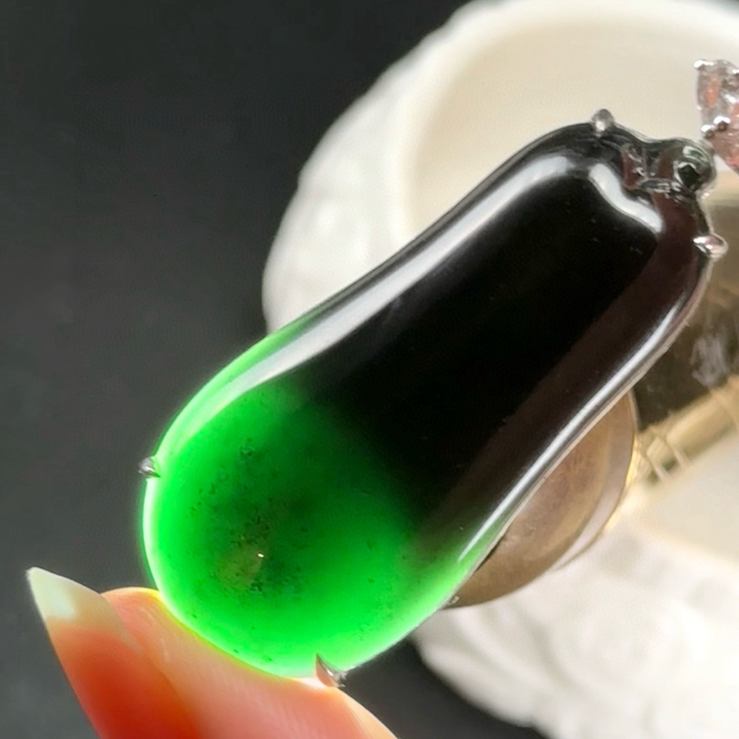 精品18k墨翠福瓜 种好色正 黑度好 打灯通透 油性十足 尺寸47.1