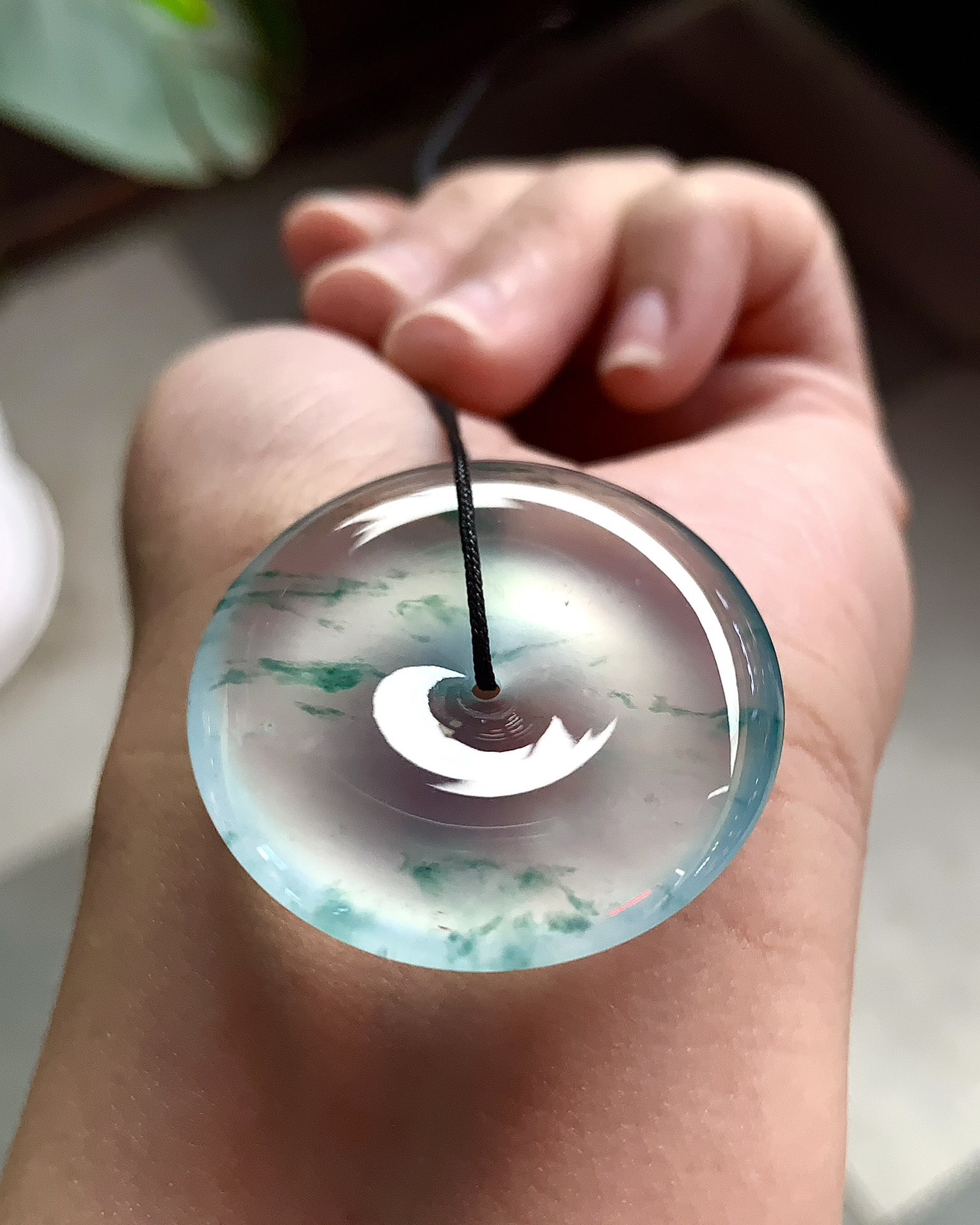 ️ 清透中漾着盎然生机的冰飘彩平安扣
尺寸34.5×6.8