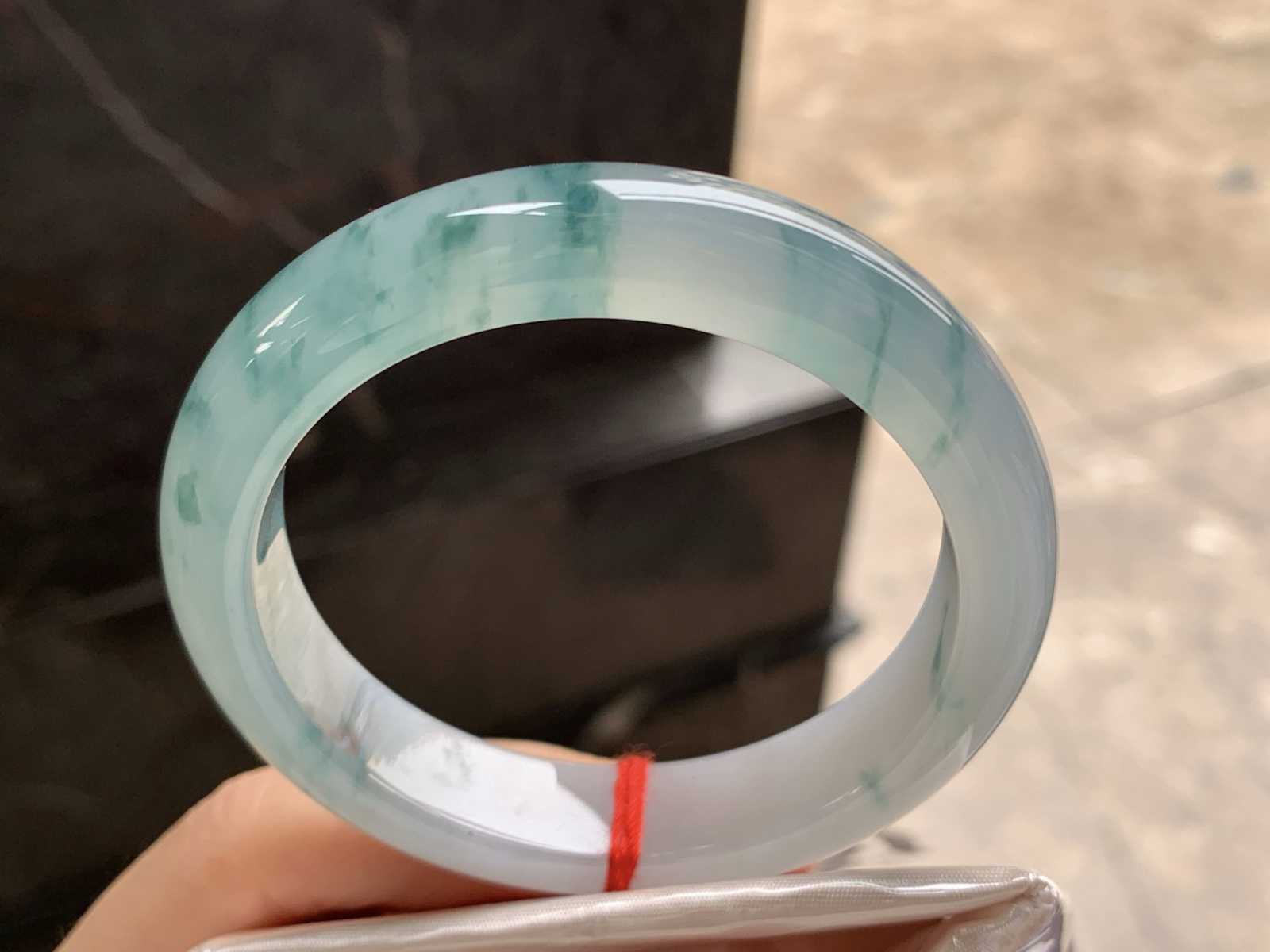 55.5-12.4-8.5

蓝花手镯^_^飘花灵韵