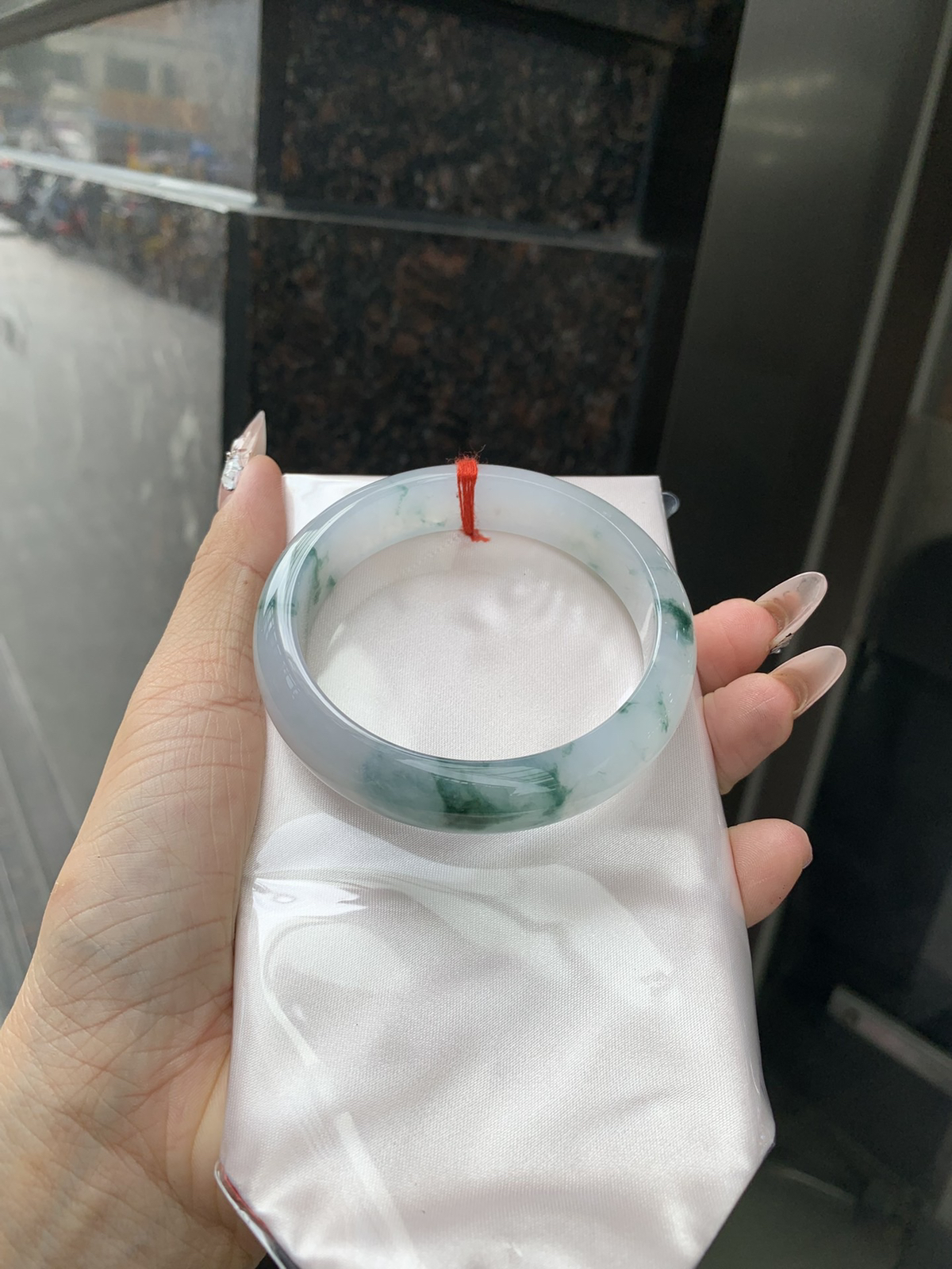 冰飘蓝花正圈59.1-7.6-13.9
花色灵动飘逸，墨兰如画，有江南烟雨之感，蓝花飘洒，精致仙气，上手优雅气质。