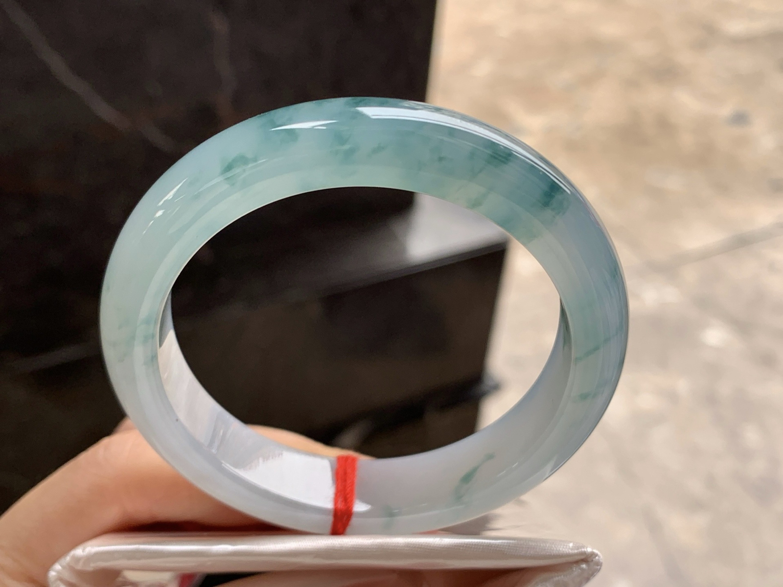 55.5-12.4-8.5

蓝花手镯^_^飘花灵韵