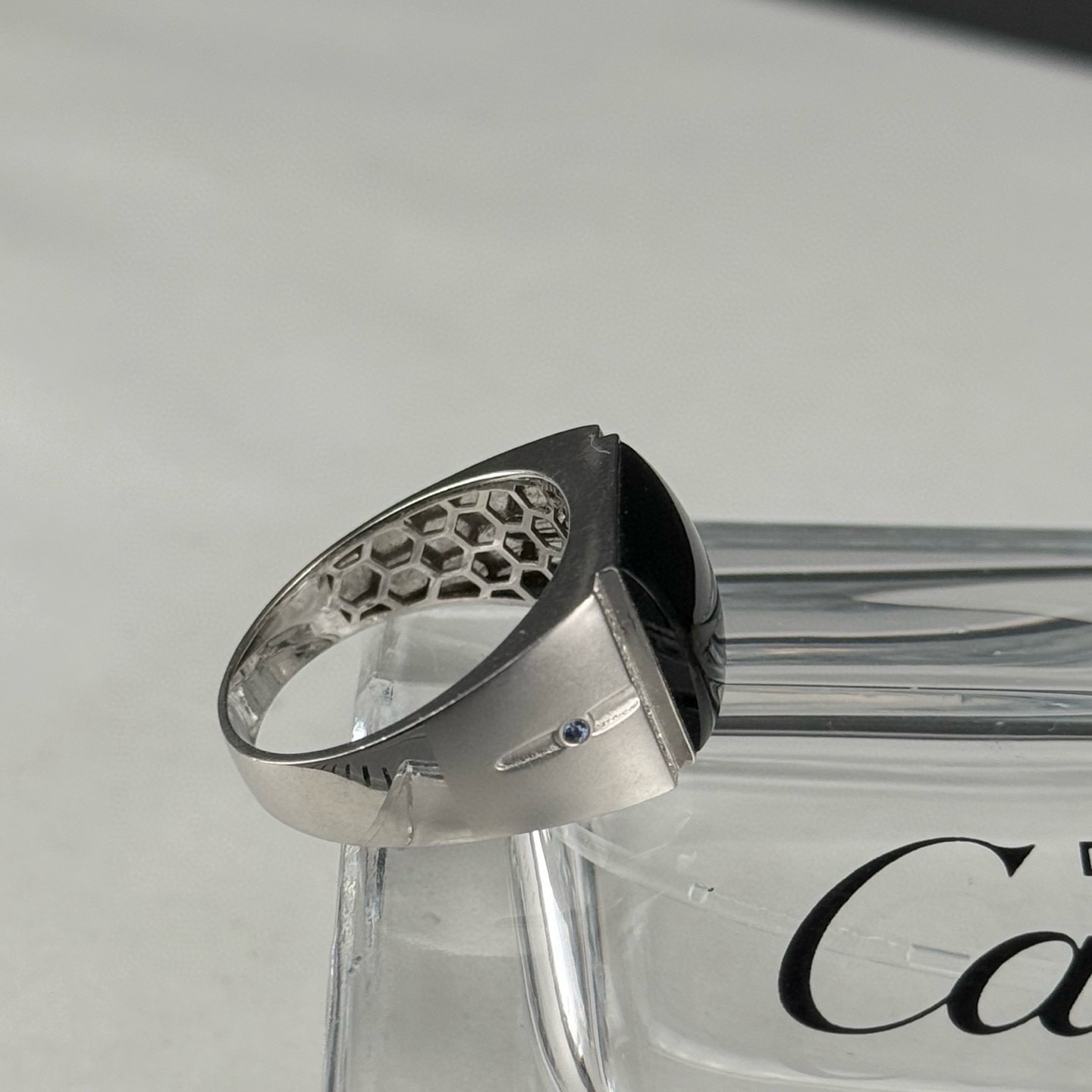 精品18k墨翠男戒 种好色正 黑度极好 打灯通透 油性十足 尺寸12.7