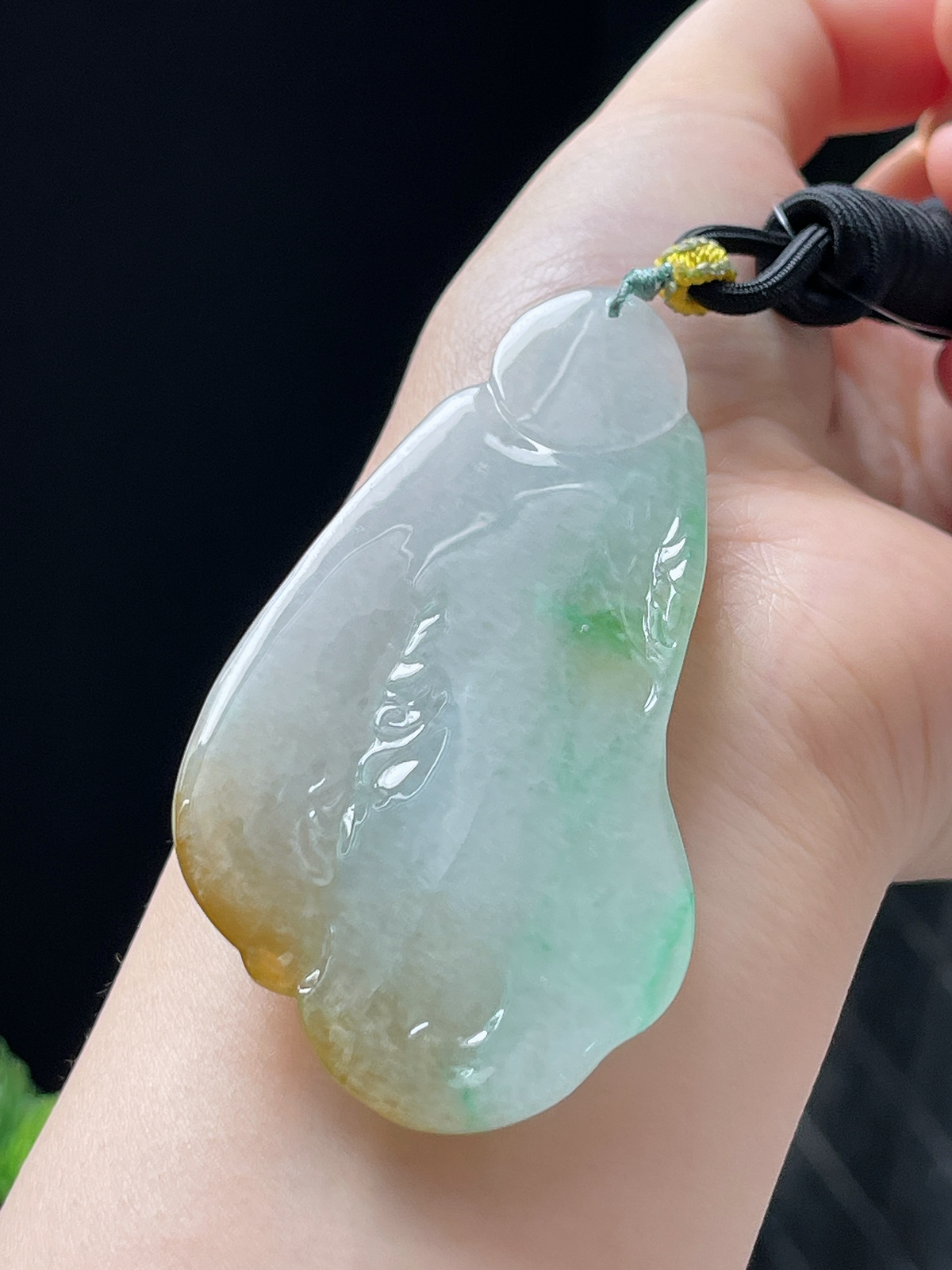 翡翠冰糯种黄加绿挂件