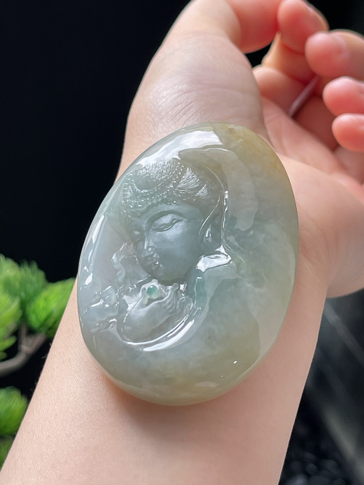 翡翠糯化种淡黄色吊坠