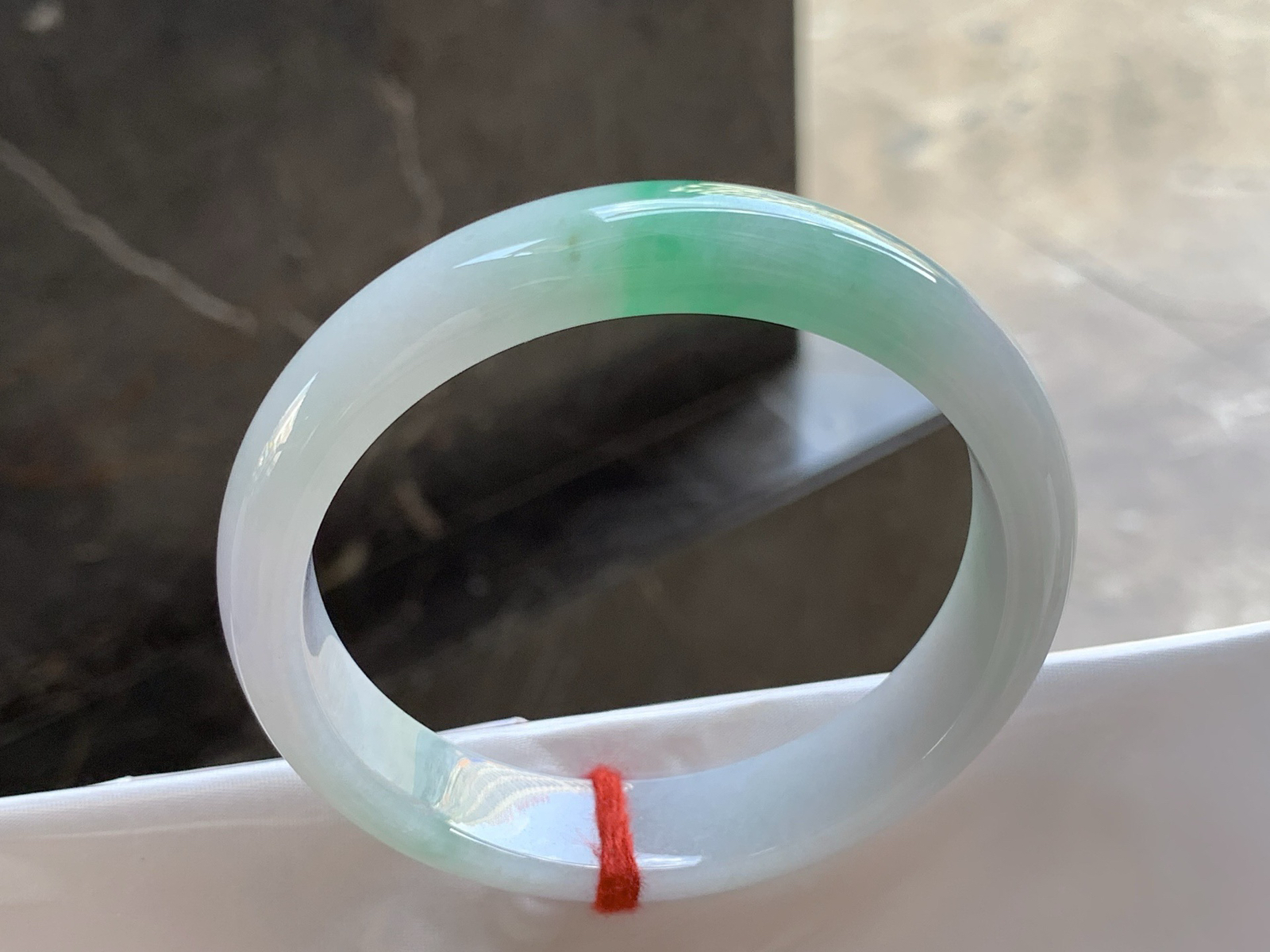 59.5-12.7-8.5mm

带色手镯 59 60可戴～ 颜色鲜艳 底子干净