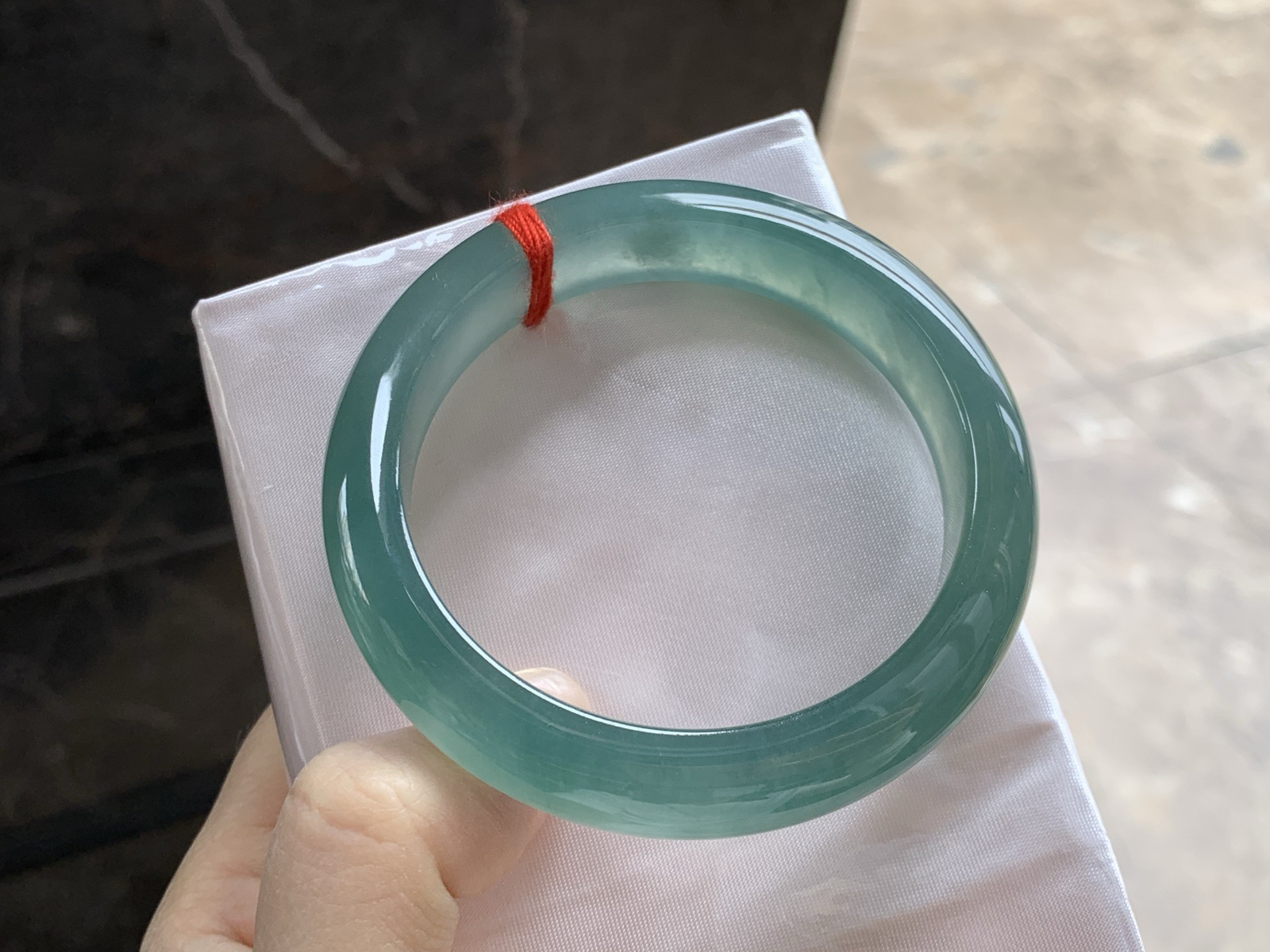 55-12.6-8.4

冰种老蓝水手镯^_^种老肉细 很耐看