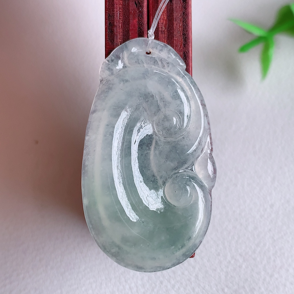 冰润吉祥如意翡翠吊坠  寓意“万事如意，吉祥如意,福寿绵长 心想事成”饱满大气，通透水润  W49.11  尺寸：37-21.3-3.5mm