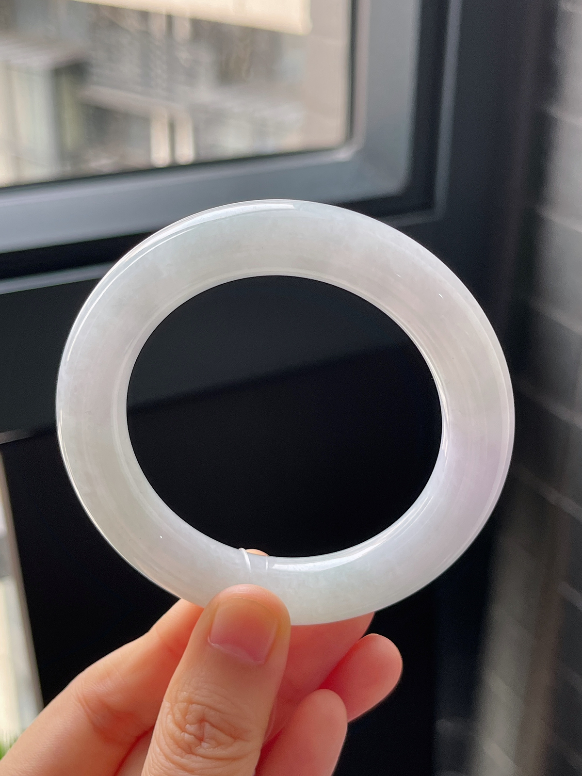 圆镯52圈口，翡翠冰糯种淡春彩手镯