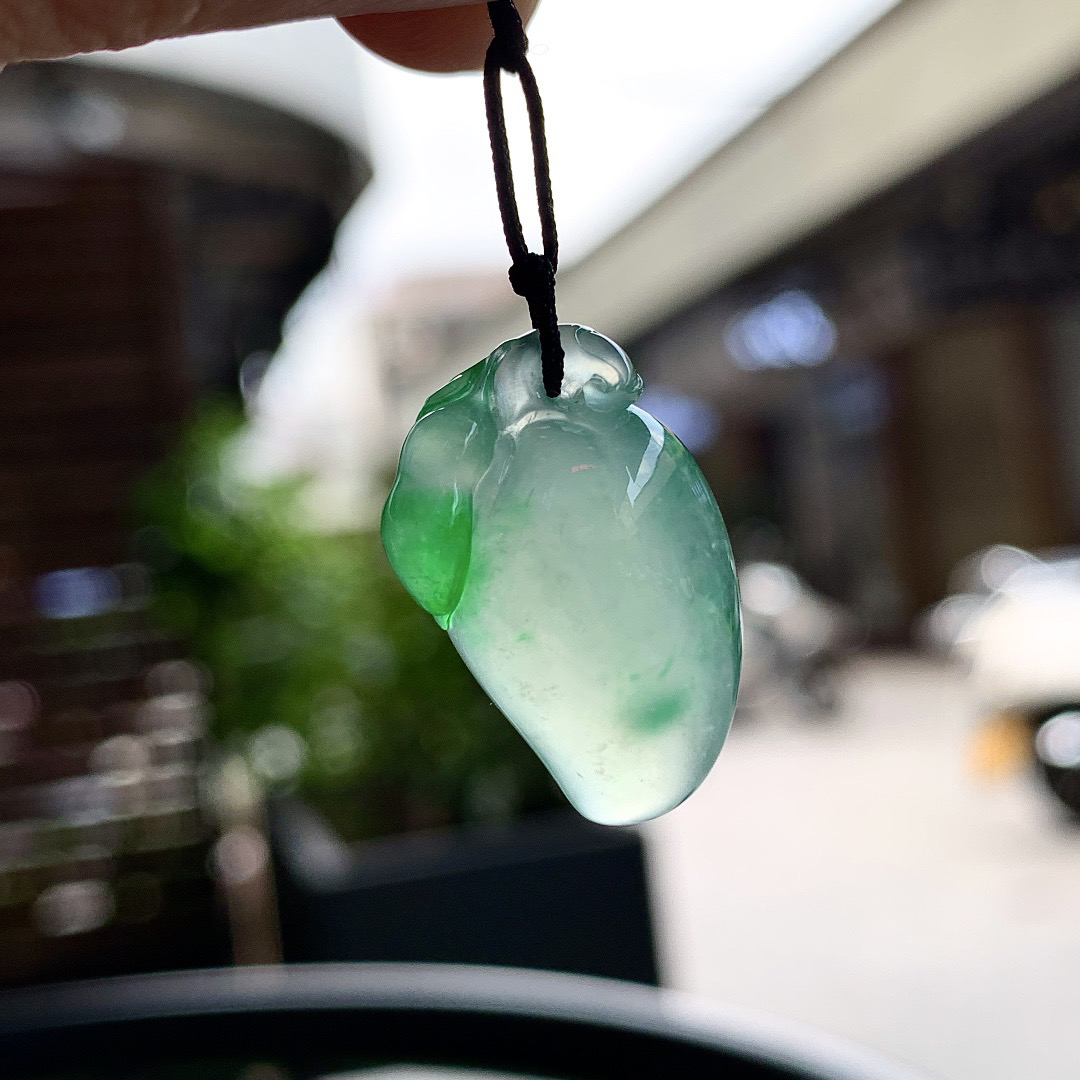 ️ 福瓜通体盈绿如凝露，弧线饱满似初熟。
尺寸21.8×14×7.3