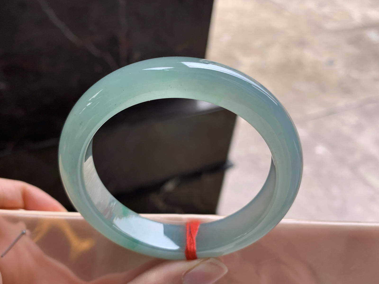 54.5-12.3-8.3

冰飘绿手镯^_^透亮