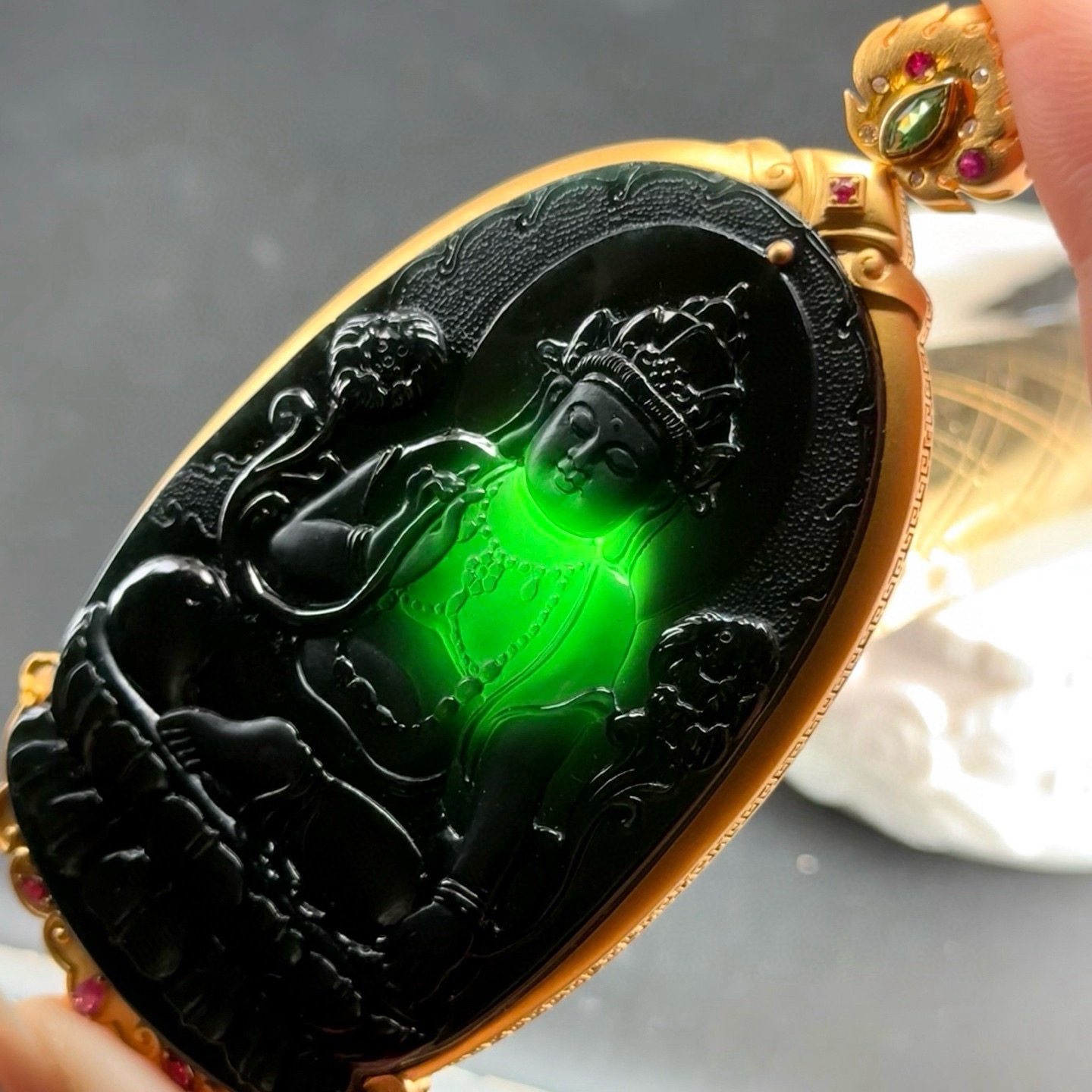 精品豪镶墨翠度母 种好色正 黑度极好 打灯通透 油性十足 尺寸87.4