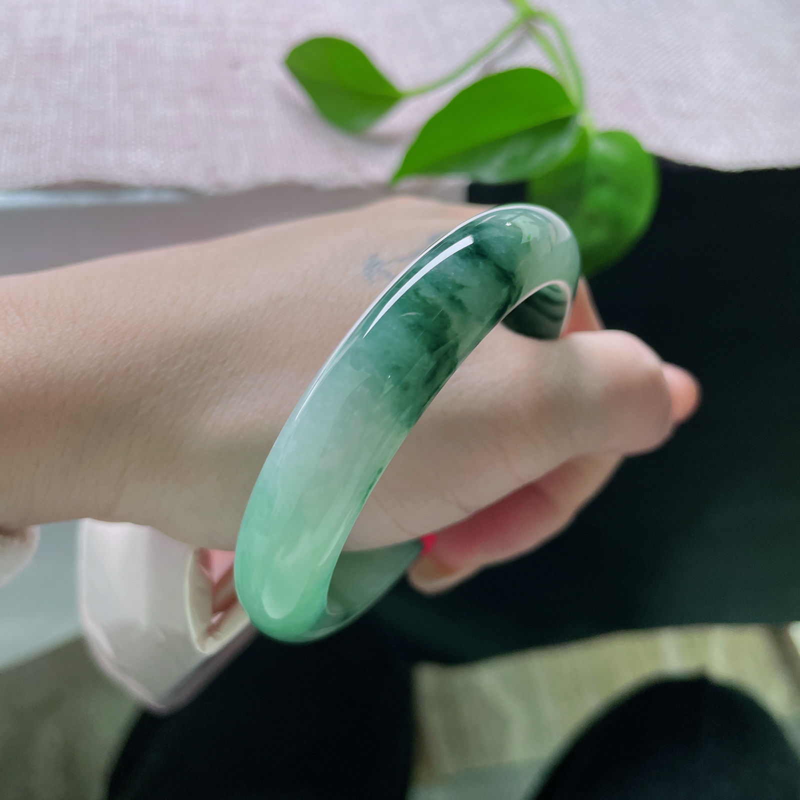 52.8/12/7.5，飘花正圈，水润，细腻，雅致，贵气，耐看