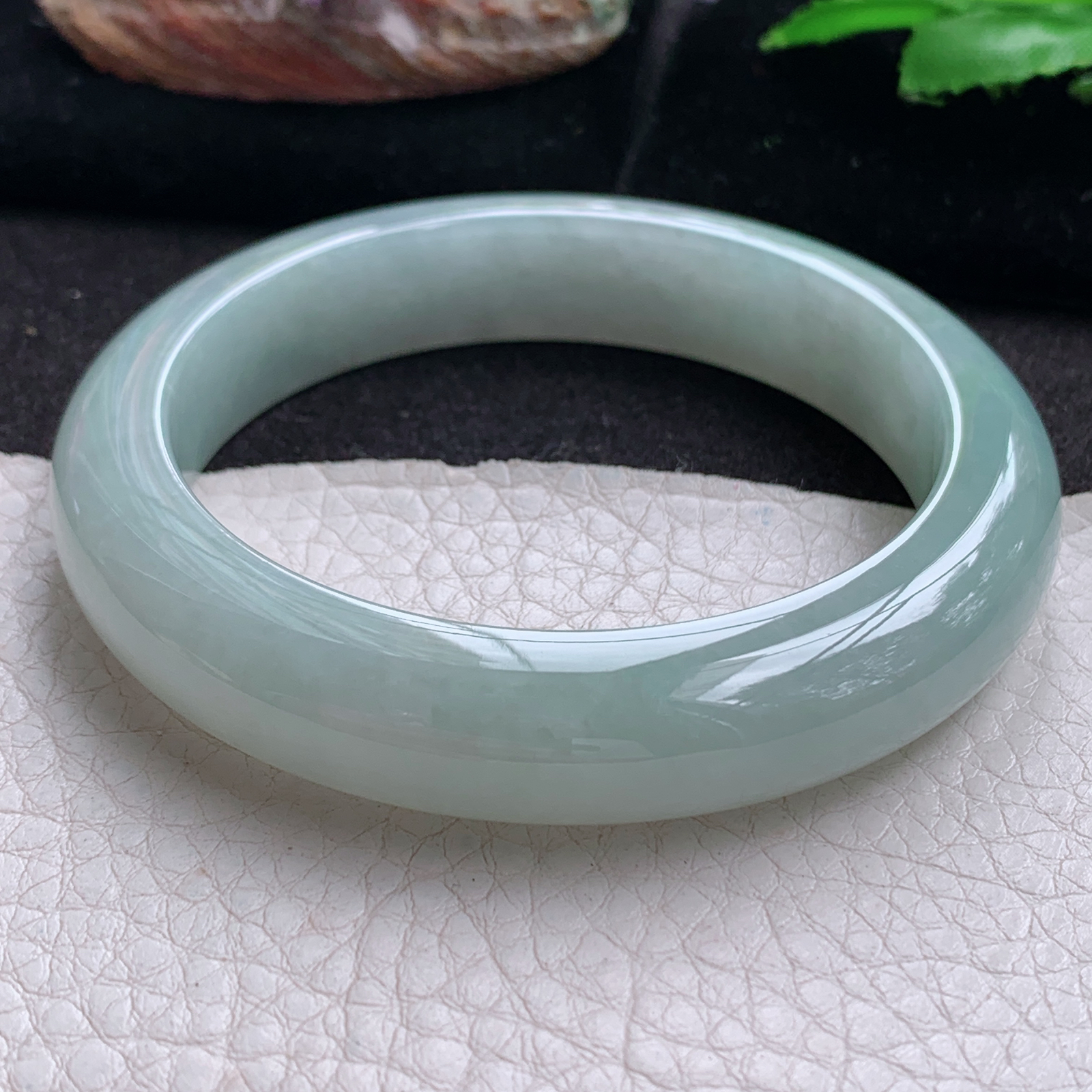 js实拍57*12.5*9平安镯 天然翡翠a货手镯浅绿胶感正圈玉镯子