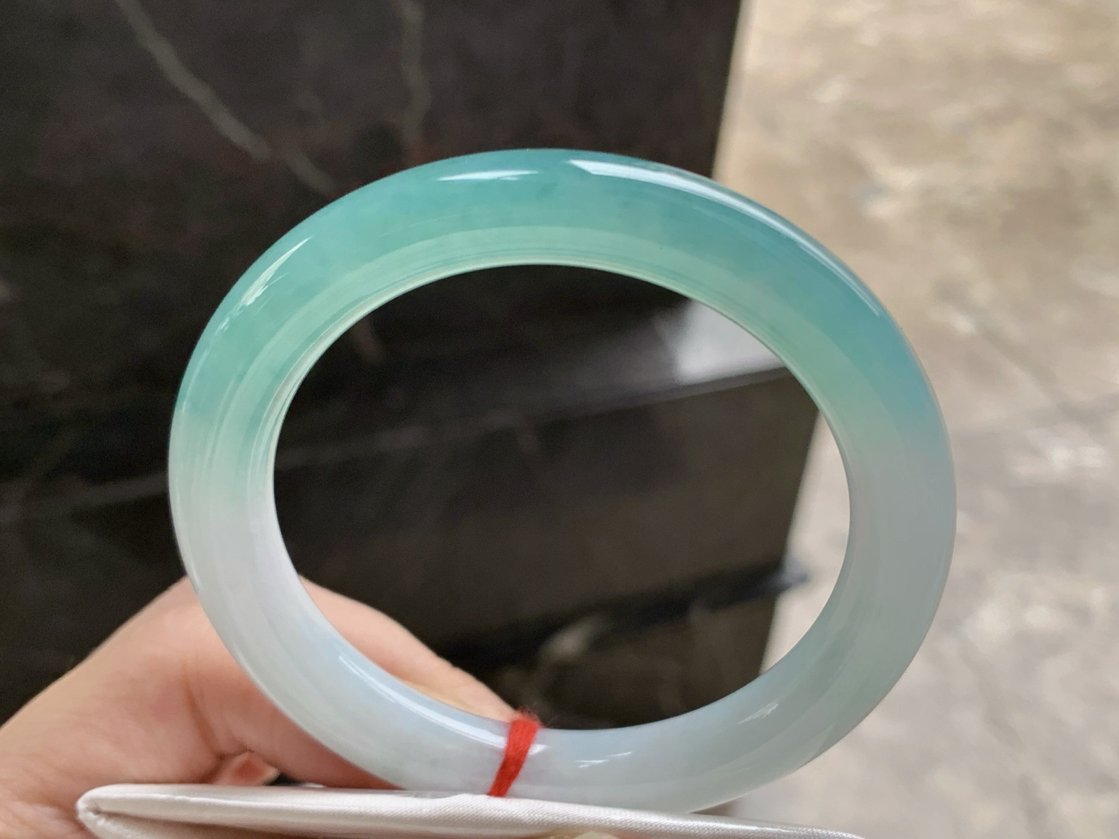 55-9.3

蓝水圆条手镯^_^鲜艳 起光