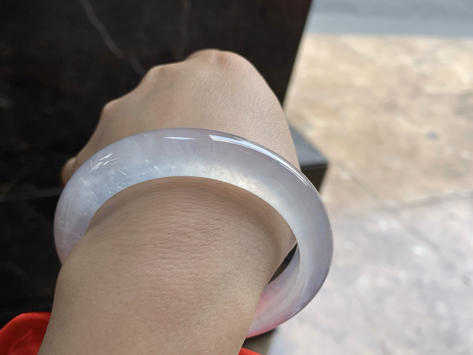 55.5-12-9

高冰手镯^_^种老 荧光十足 透亮