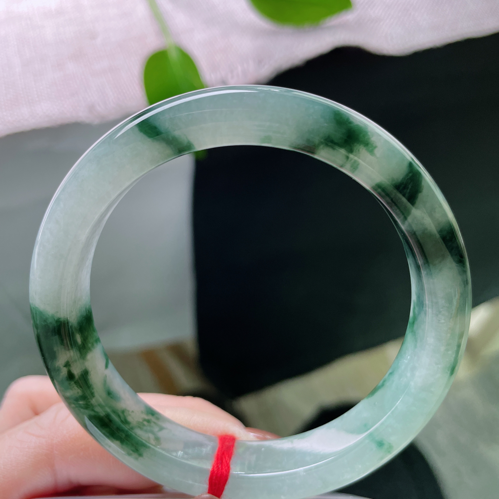 59.7/12.4/8.8，飘花，水润，细腻，甜美，优雅，贵气，耐看，雍容华贵，大气