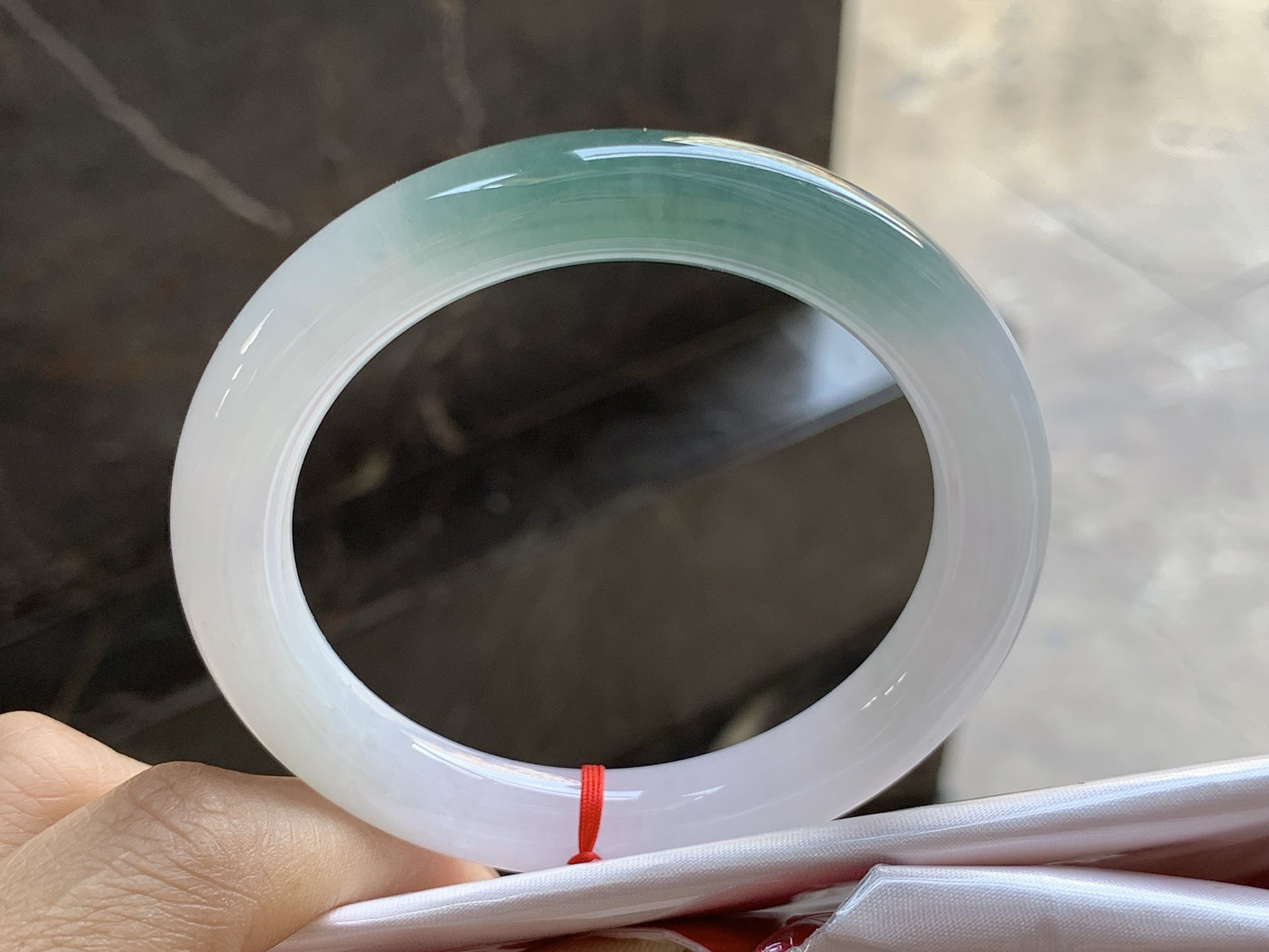 54-9.8

蓝水圆条 54 55可戴～ 底子干净清爽