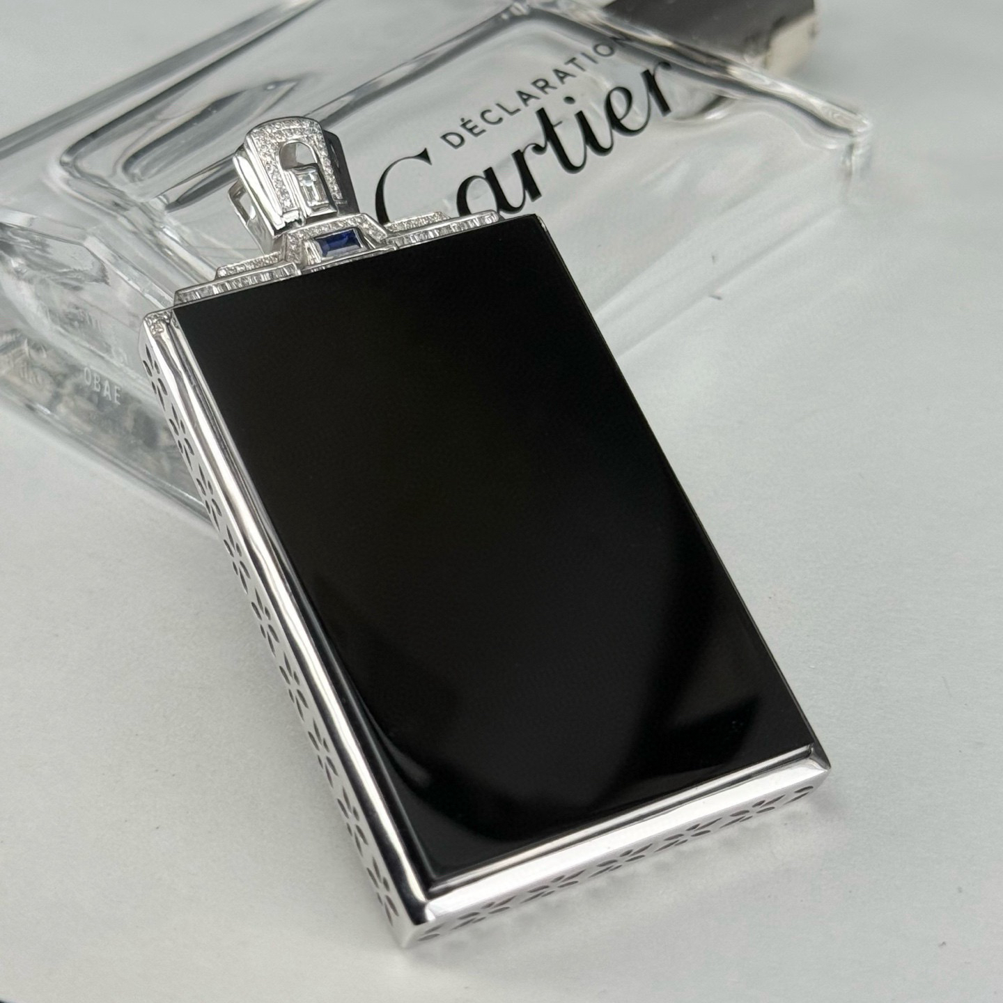 精品18k墨翠无事牌 种好色正 黑度极好 打灯通透 油性十足  尺寸74.2