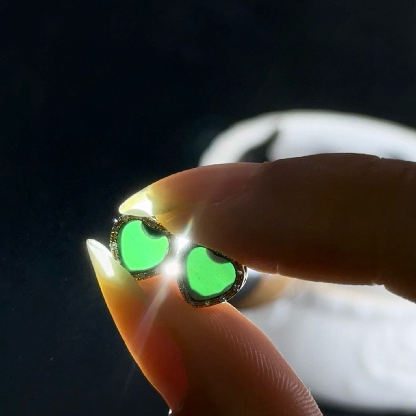 精品18k墨翠心形耳钉 尺寸7.5