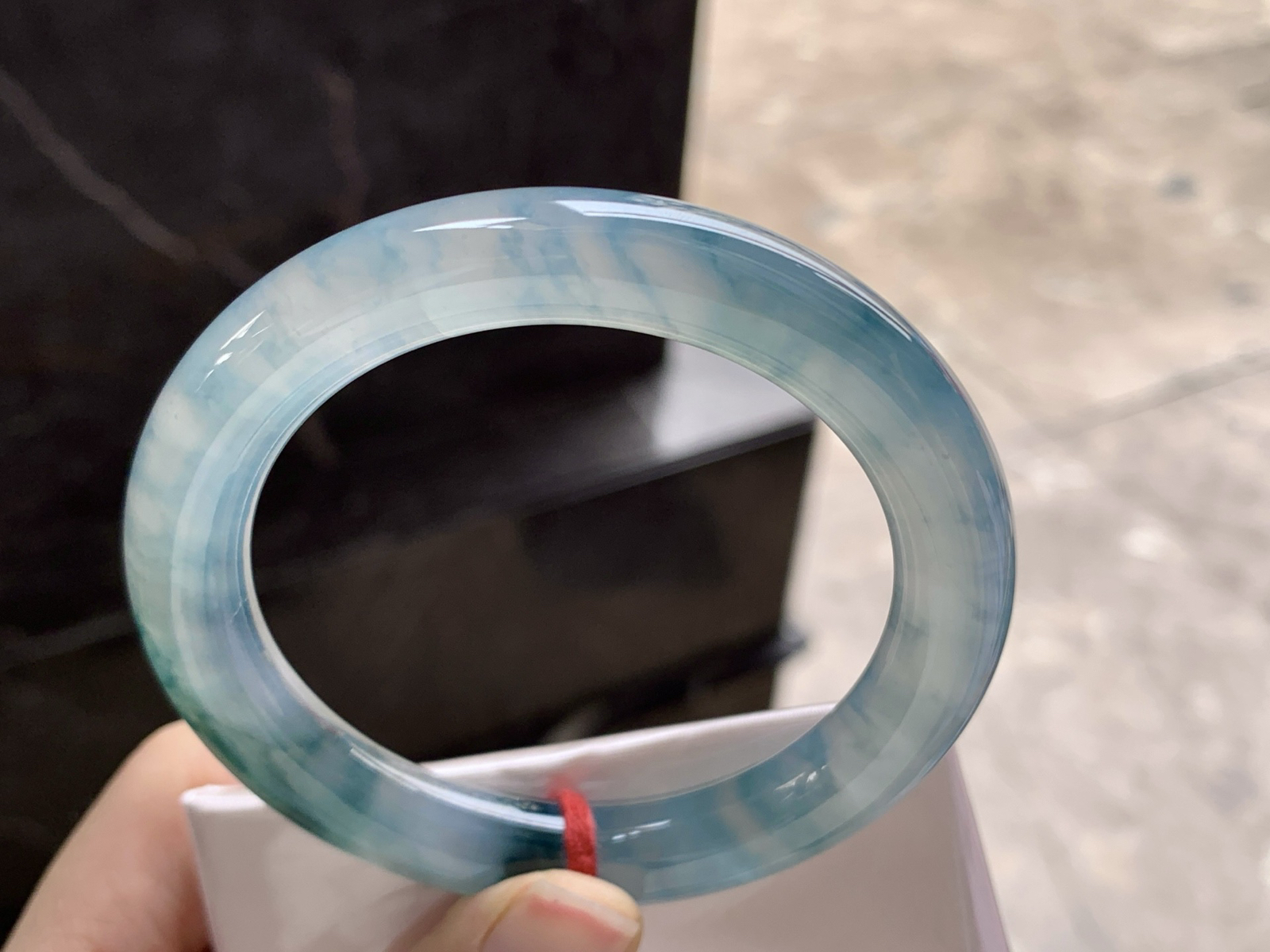 55-10.2

蓝花圆条手镯^_^冰透