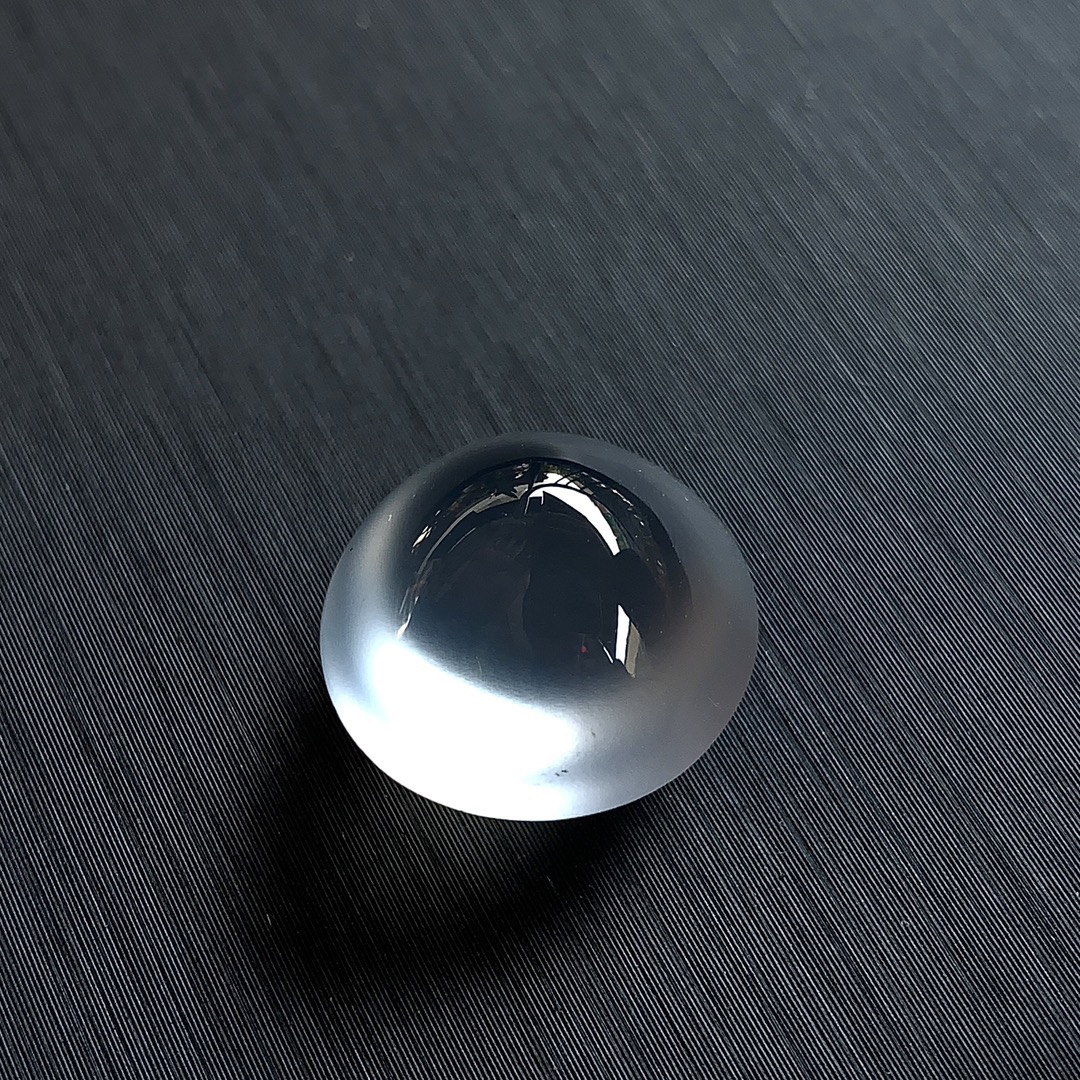 ️ 玻璃种蛋面，胶感十足，荧光盈盈，通透度拉满
尺寸15.6×15×10.2