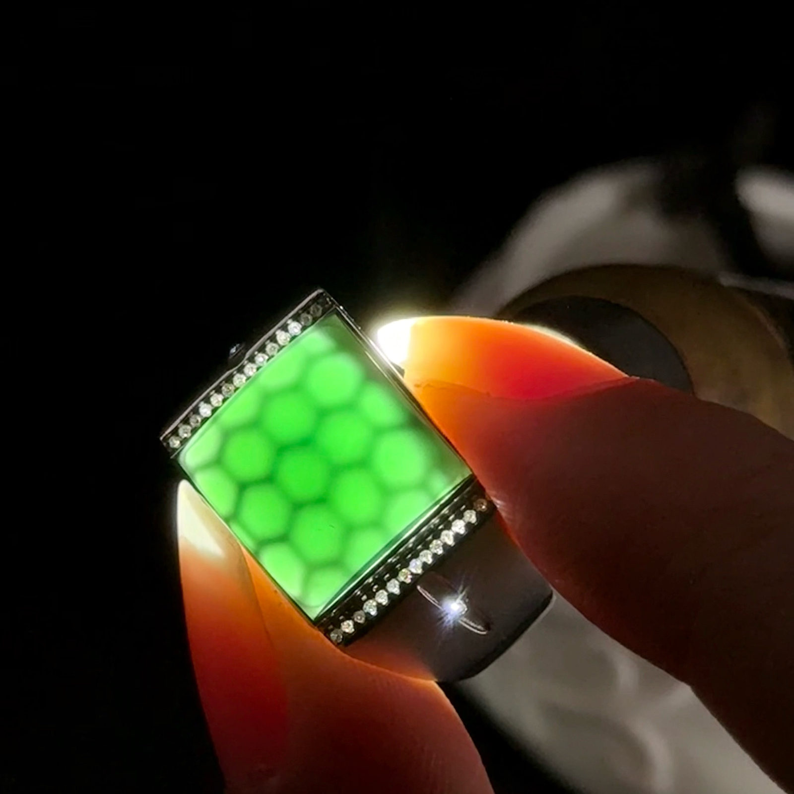 精品18k墨翠男戒 种好色正 黑度极好 打灯通透 油性十足 尺寸12.7