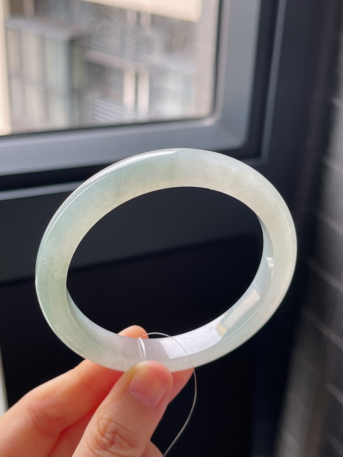 正圈54.2圈口，翡翠冰糯种飘绿手镯