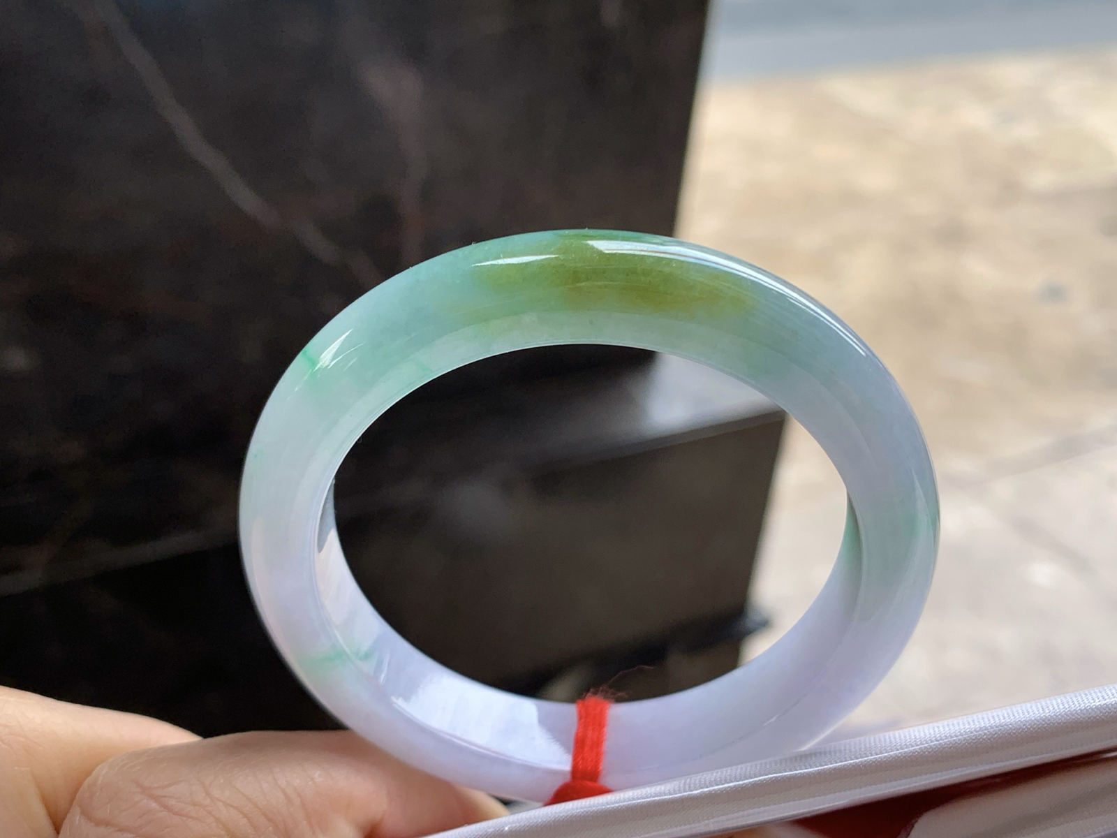 52-11.1-8

黄翡特色手镯^_^玉质温润