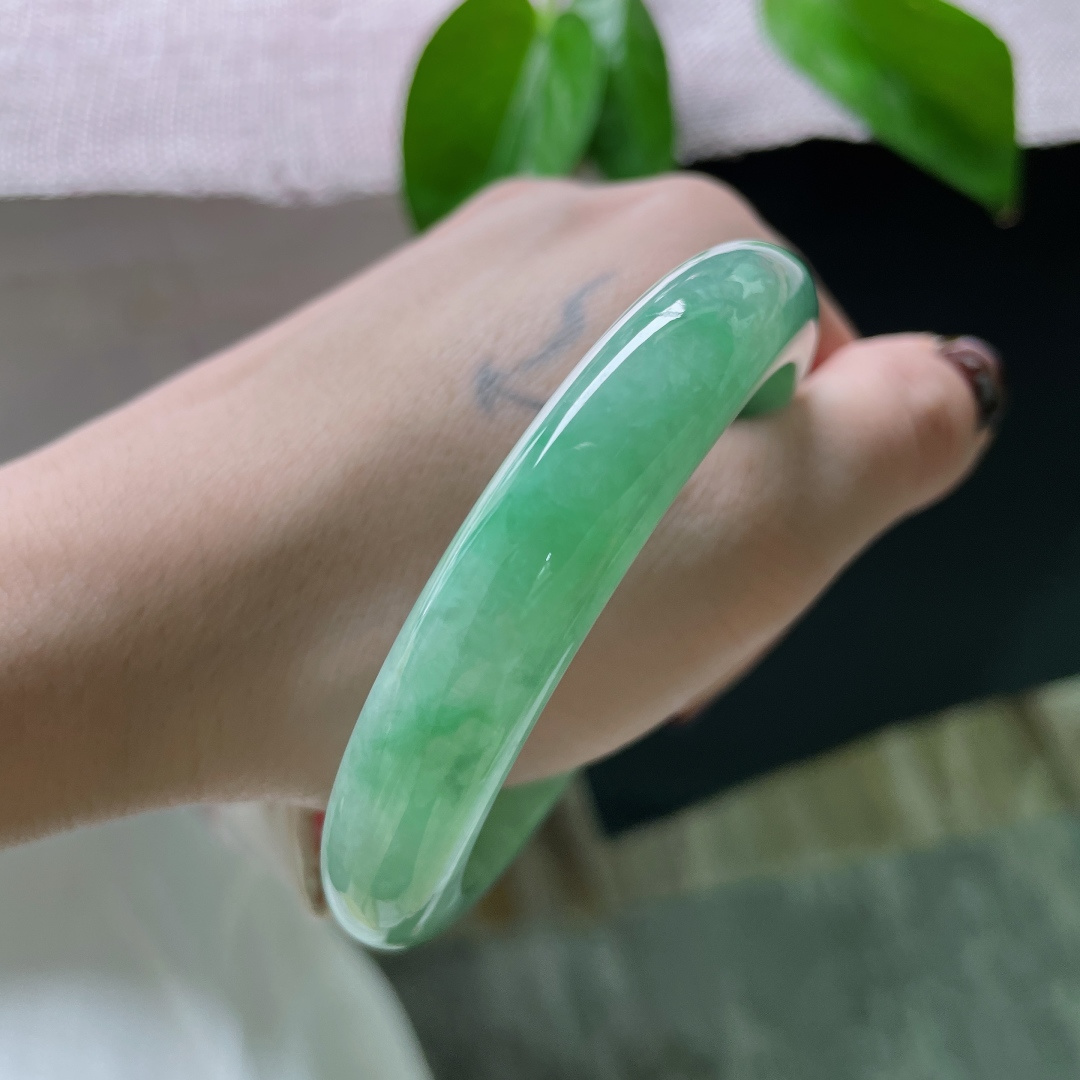 57.6/11.3/8.3，绿底正圈，耐看，郁郁葱葱，一点皮纹，ss50911a