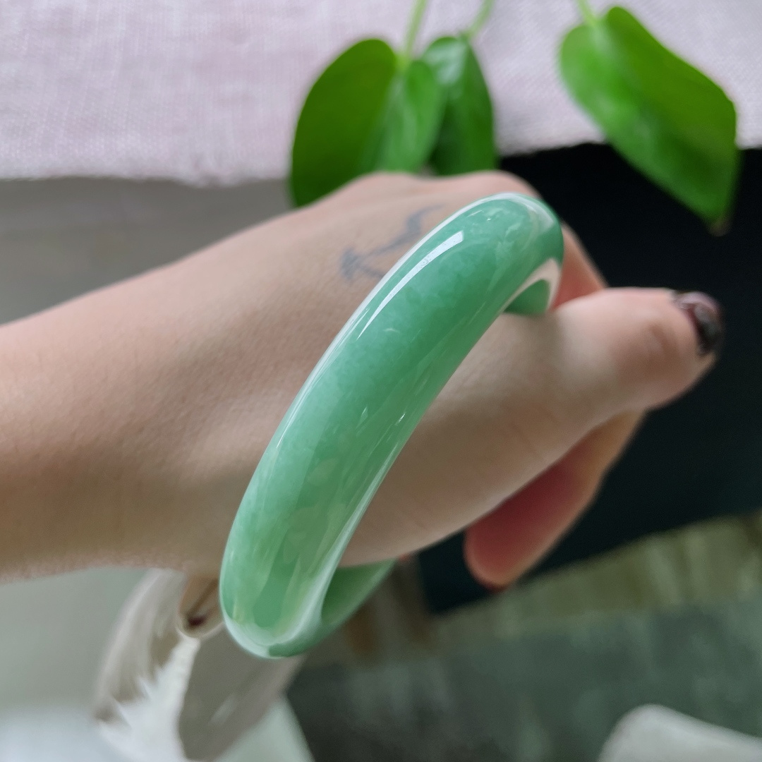 52.6/12.1/8.1，绿底正圈，颜色甜美，清爽自然，青青子衿悠悠我心，有纹，ss50808a