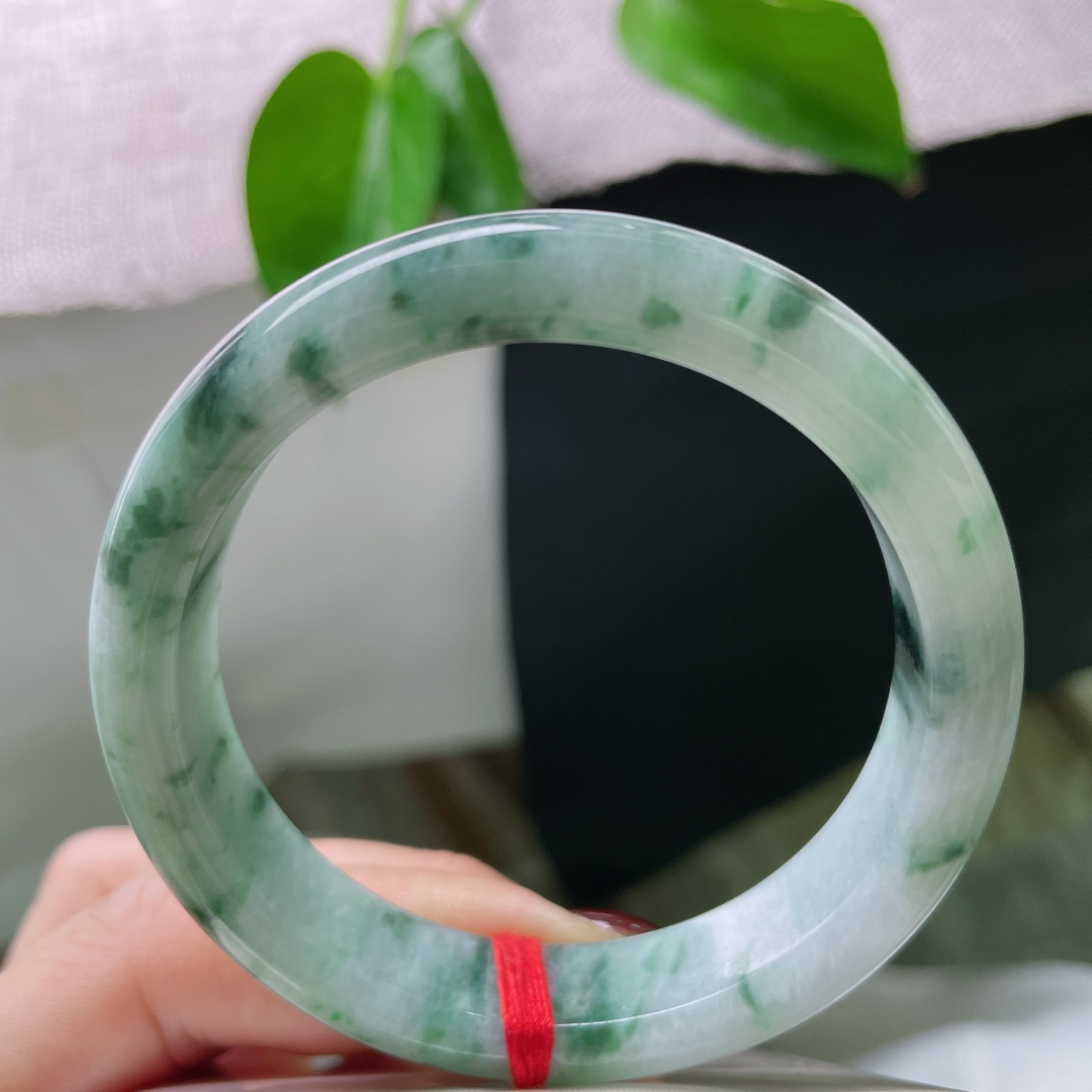 53.6/12/7.6，飘花正圈，春风十里，不如你转身时飘花如雨。一点皮纹，ss50697a