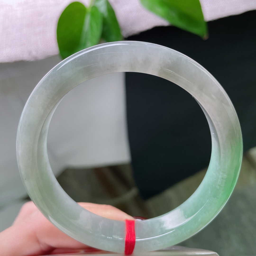 59.6/12.3/8.3，绿底正圈，清润通透，深绿与浅绿彼此交融，意境天成，无裂，ss50730a