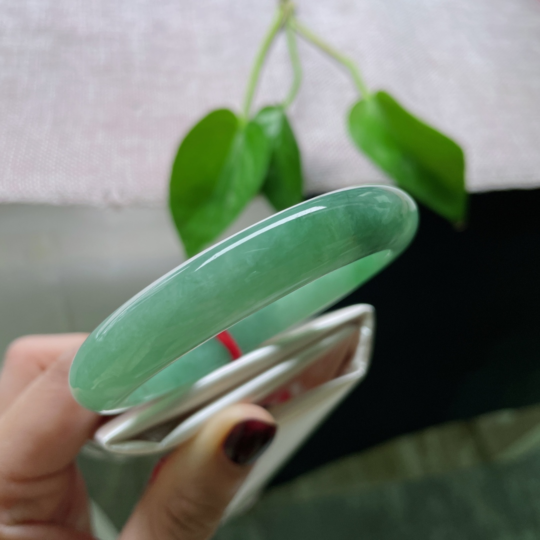 57.6/11.3/8.3，绿底正圈，耐看，郁郁葱葱，一点皮纹，ss50911a