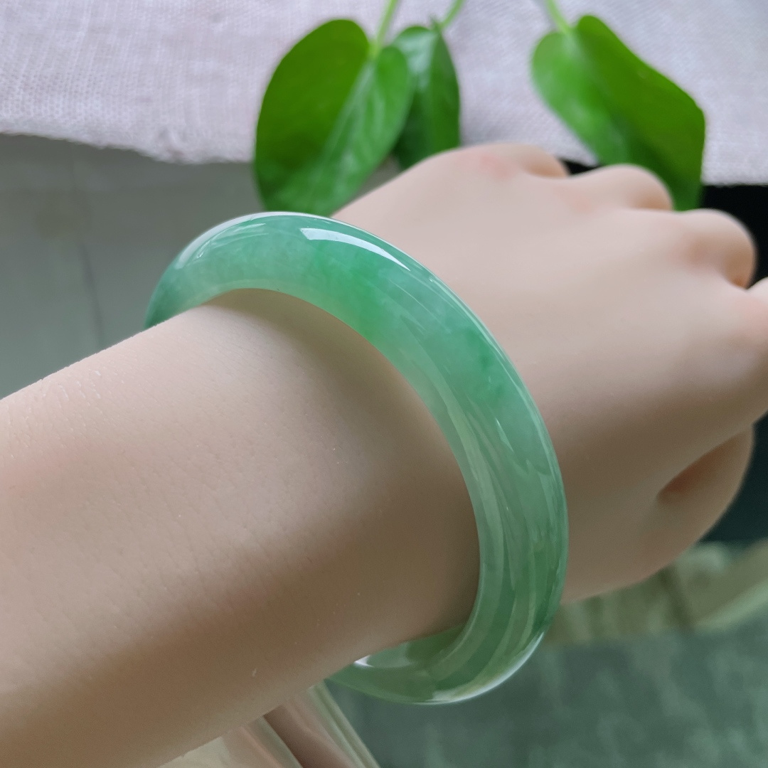 57.6/11.3/8.3，绿底正圈，耐看，郁郁葱葱，一点皮纹，ss50911a