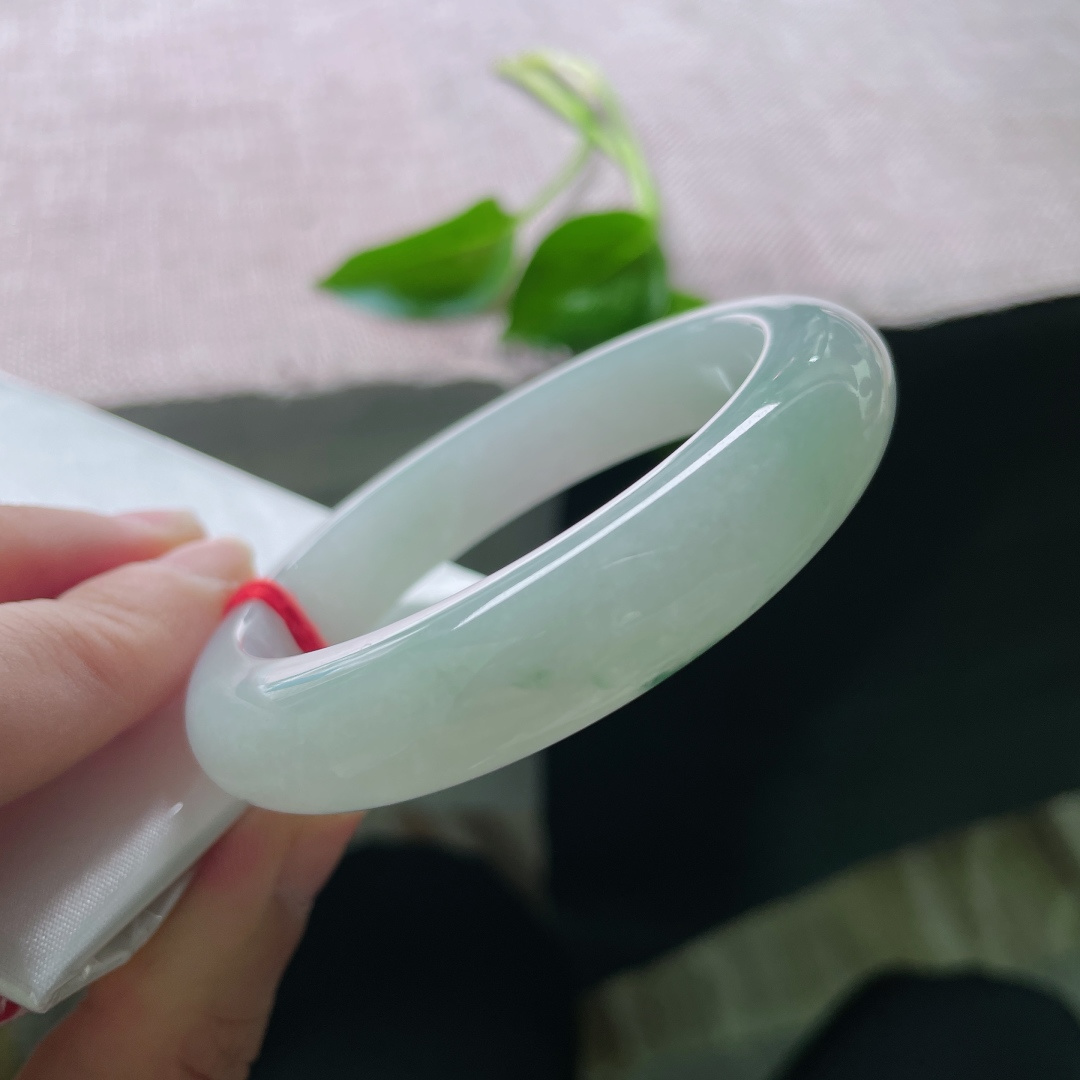 54.7/12.5/8.9，淡绿底正圈，清秀迷人，素净，一抹飘花灵动飘逸，皮纹，ss48641a