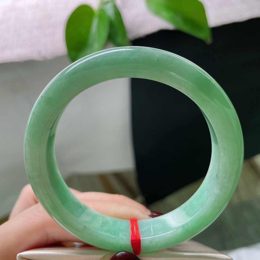 53.8/11.8/8.0，绿底正圈，水润，细腻，贵气，一点皮纹，ss50821a