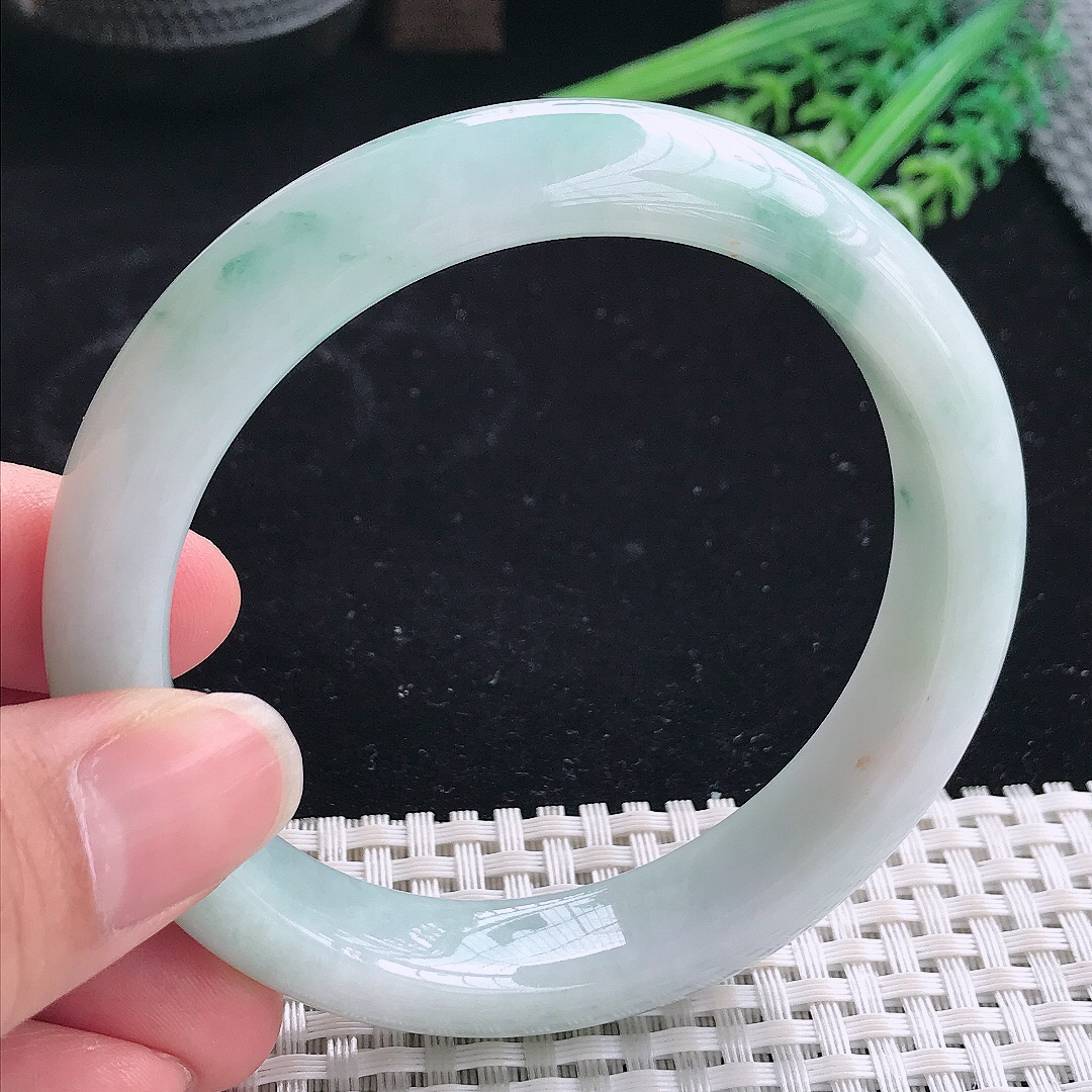 实拍A货翡翠60.5/13.6/9大圈口老坑精美温润飘花手镯翡翠宽边玉镯平安镯美人镯