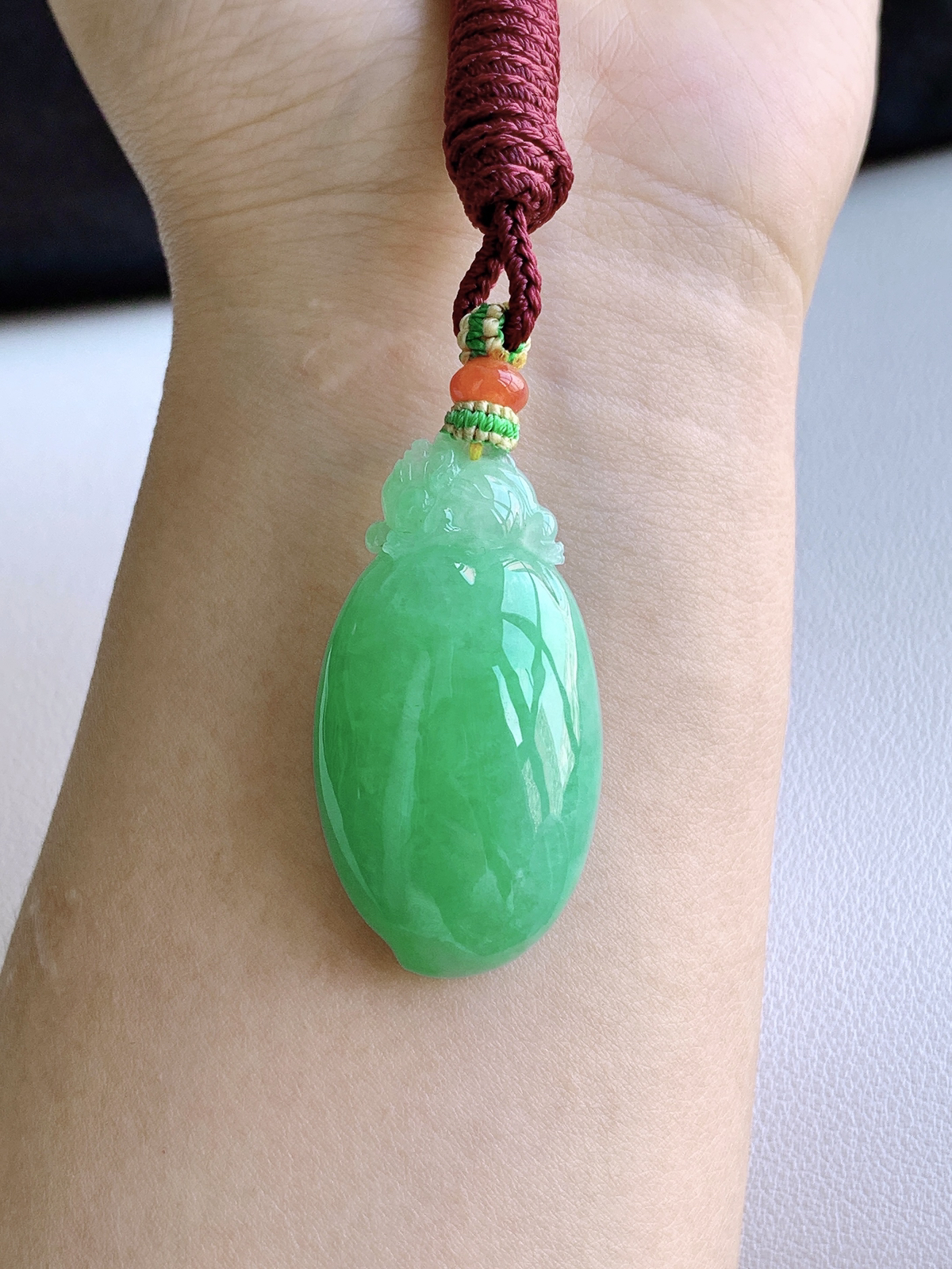 高冰阳绿貔貅福瓜吊坠
【说明】缅料 完美 性价比高  
【尺寸】41-21.6-14.4
【重量】24.2克